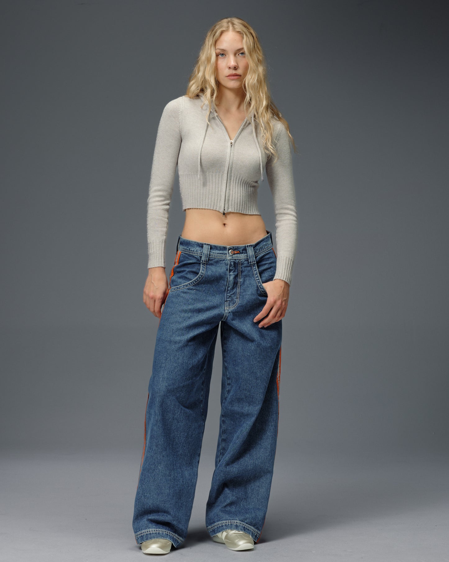 W Tuffy. 23". Dark Stone.