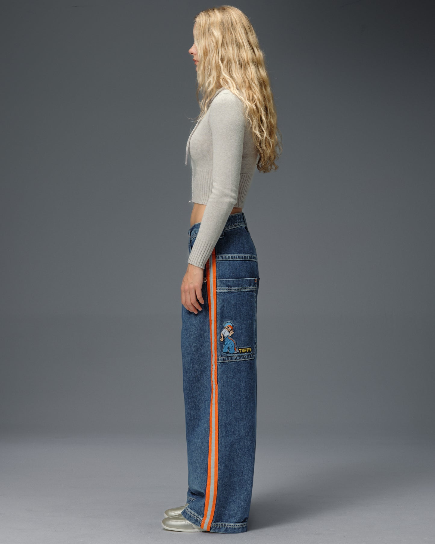 W Tuffy. 23". Dark Stone.