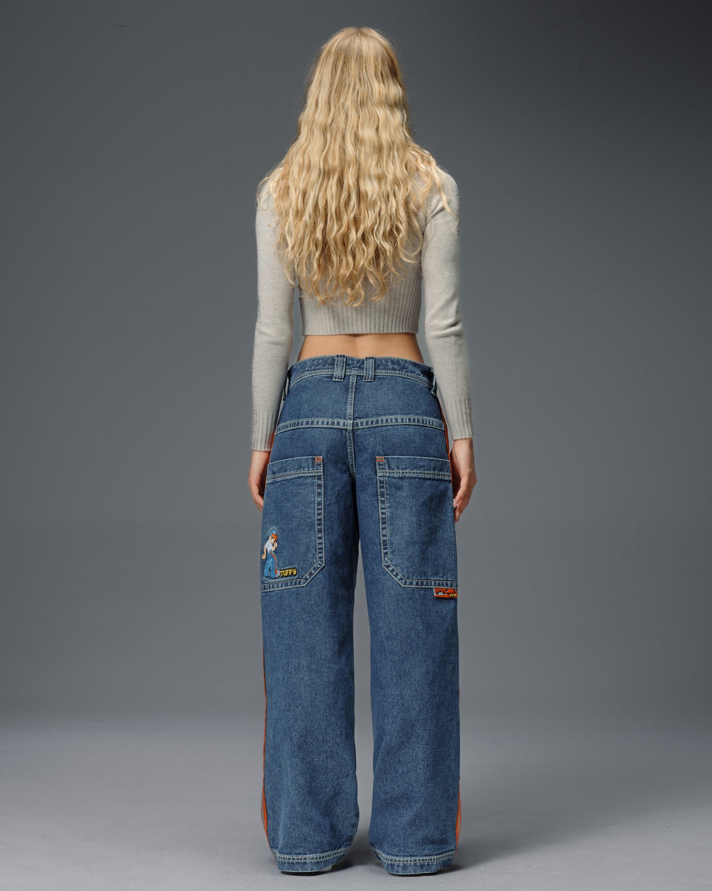 W Tuffy. 23". Dark Stone.