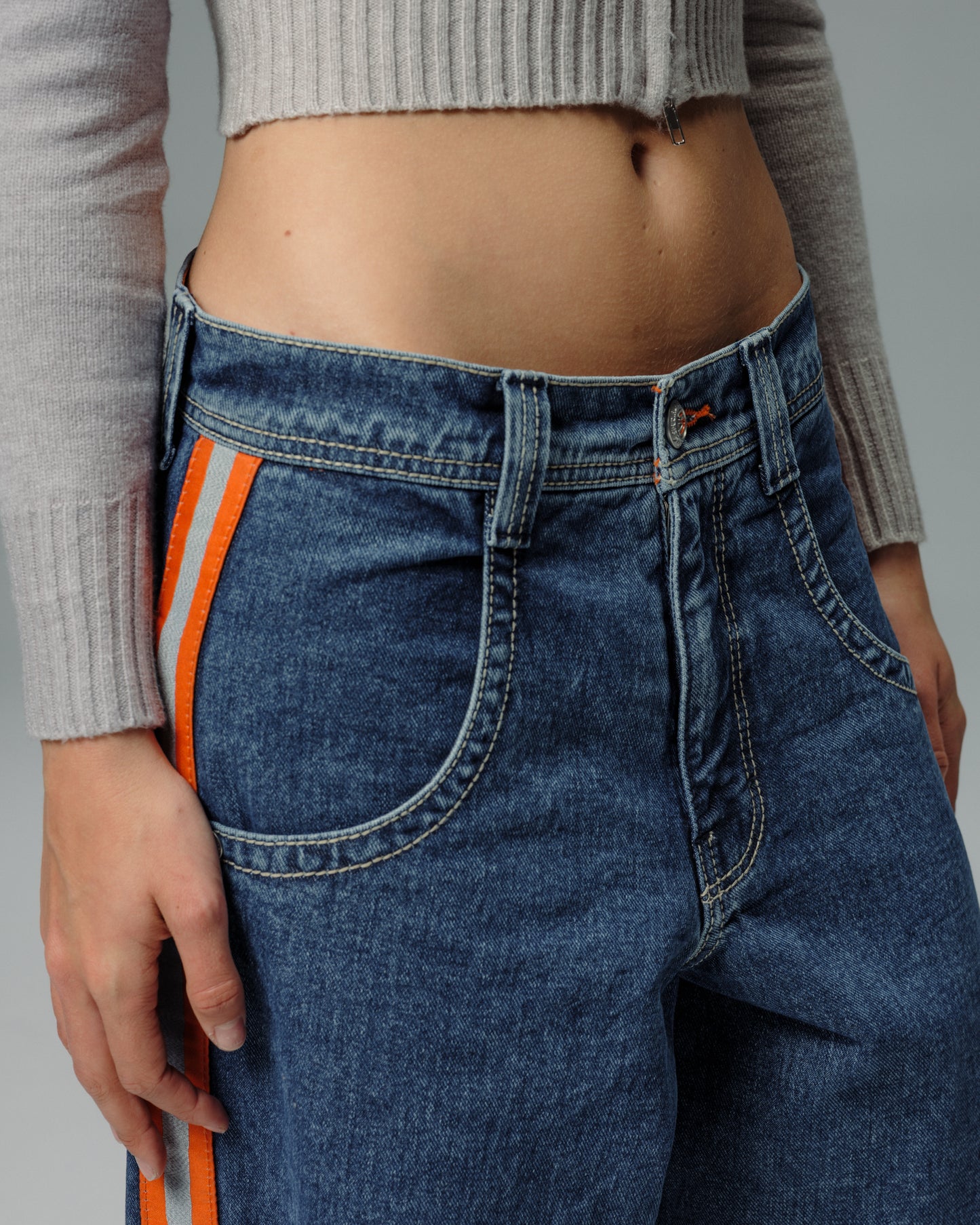 W Tuffy. 23". Dark Stone.