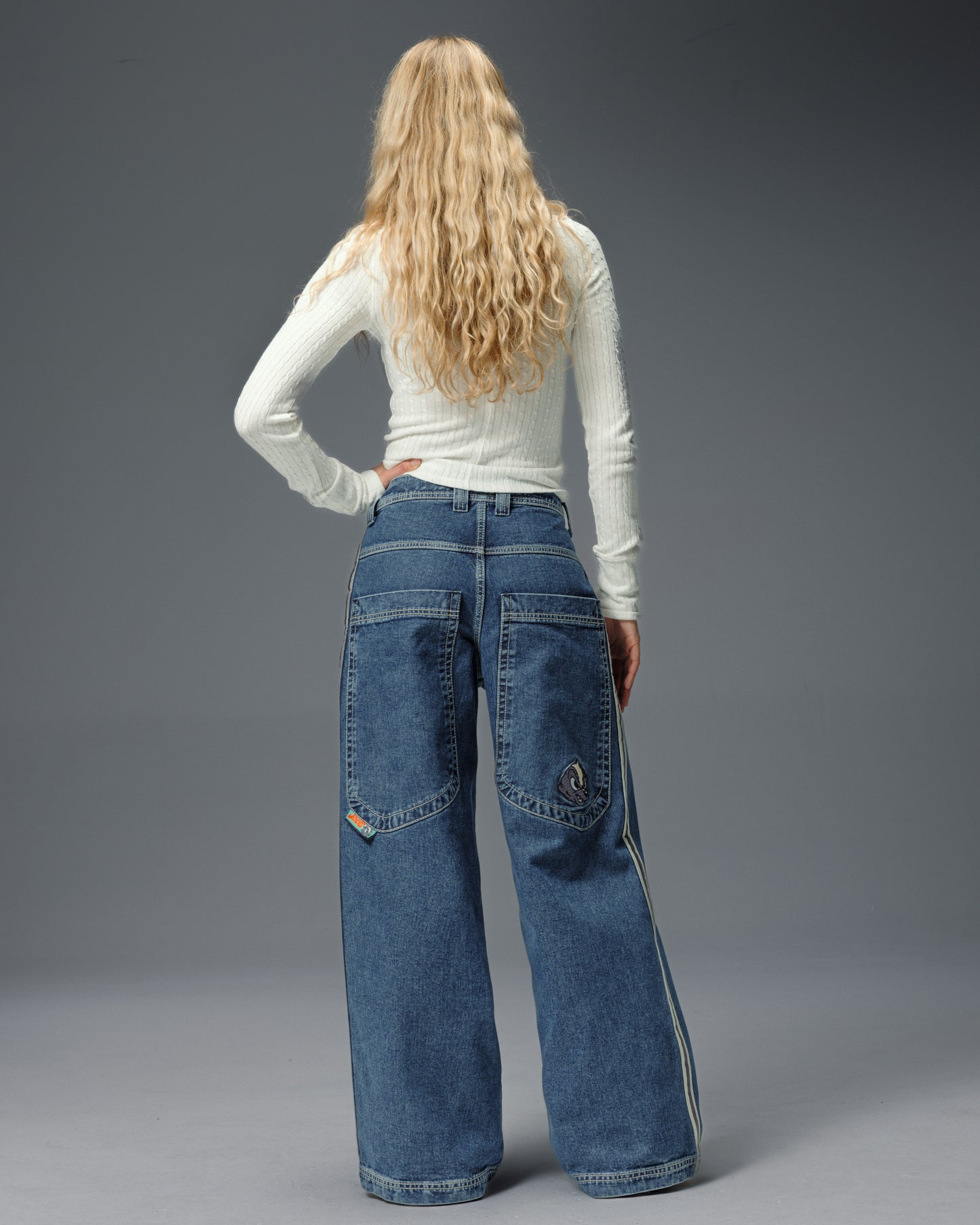 W Skunk. 26". Dark Stone.