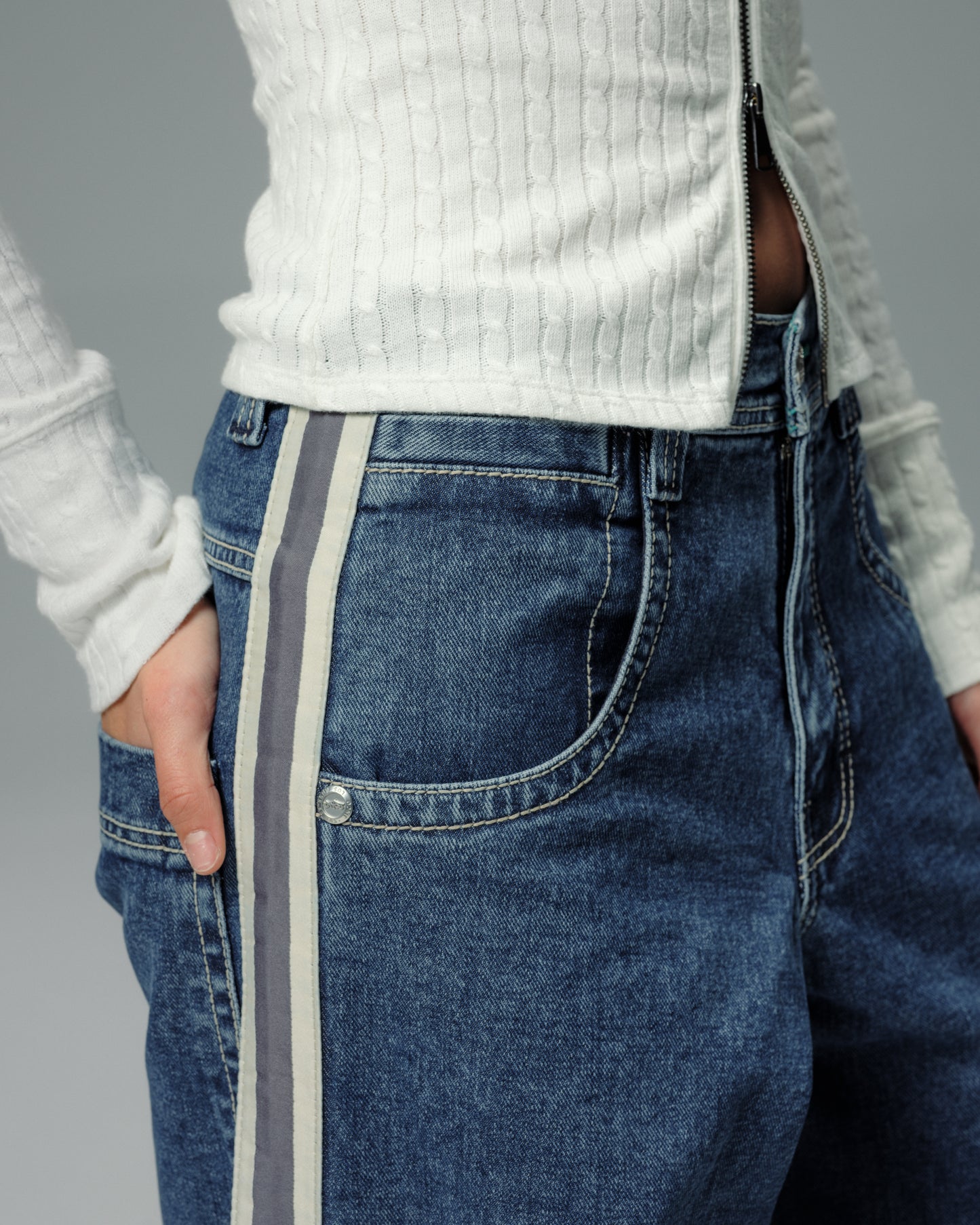 W Skunk. 26". Dark Stone.