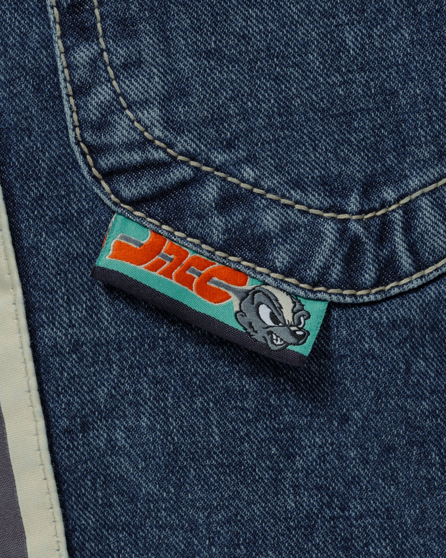 W Skunk. 26". Dark Stone.