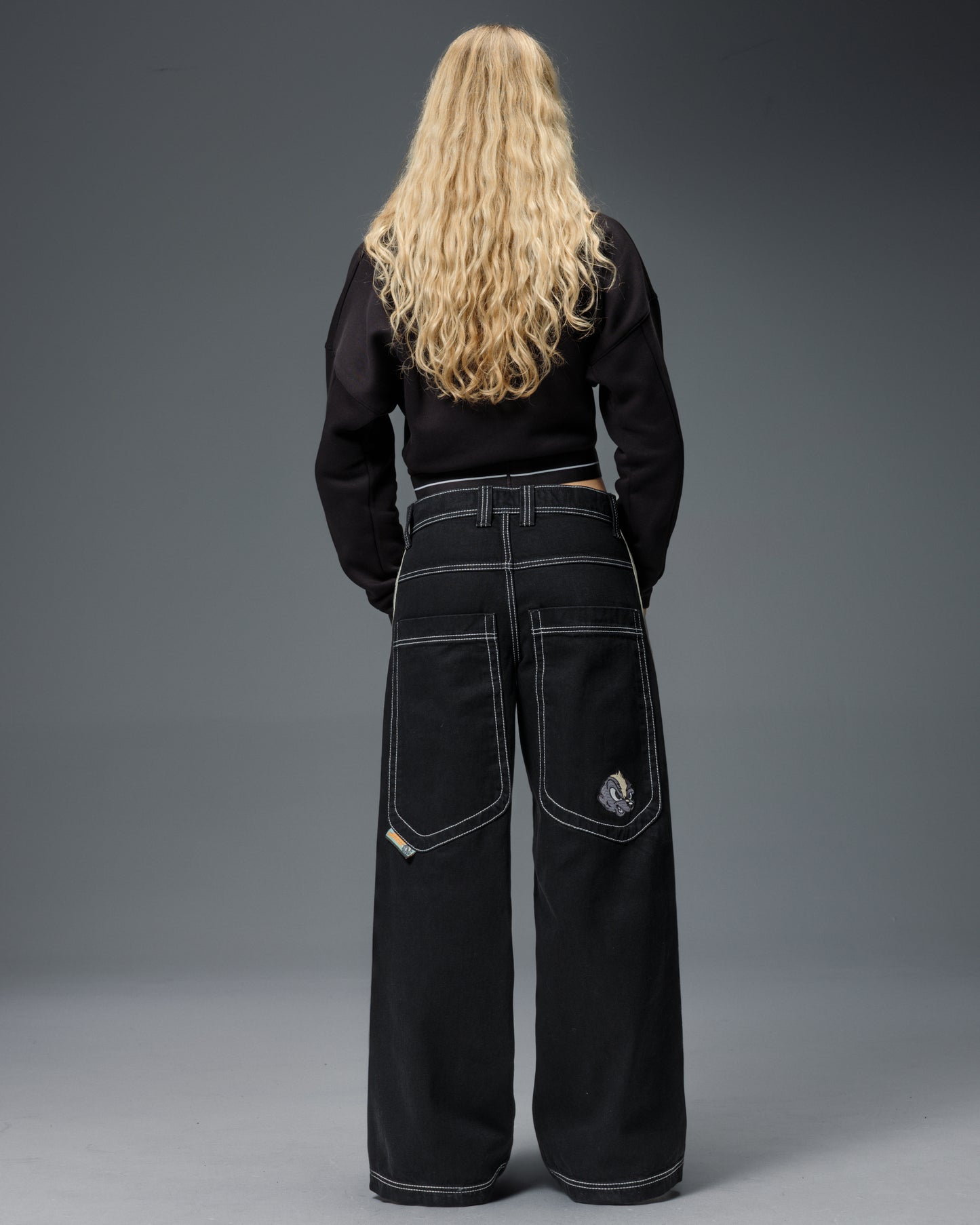 W Skunk. 26". Jet Black.