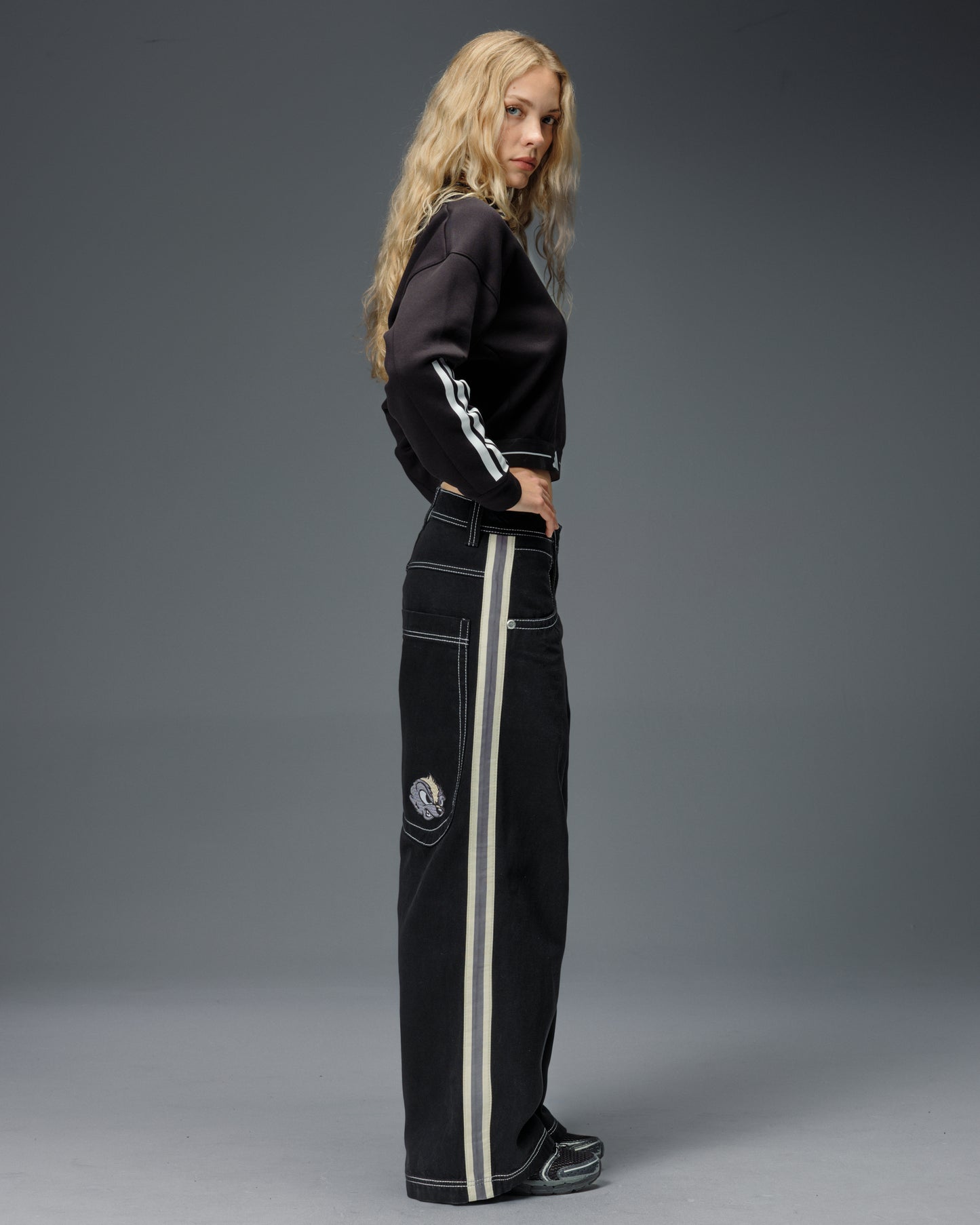 W Skunk. 26". Jet Black.