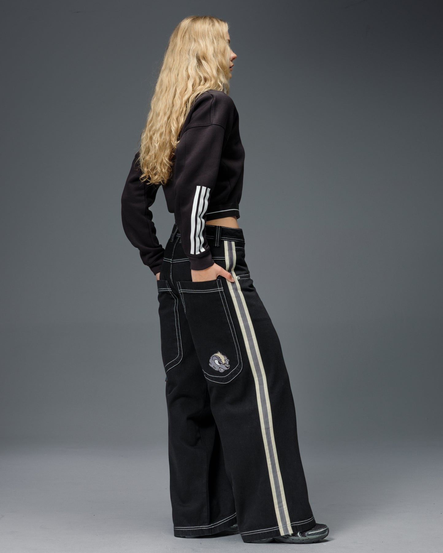 W Skunk. 26". Jet Black.