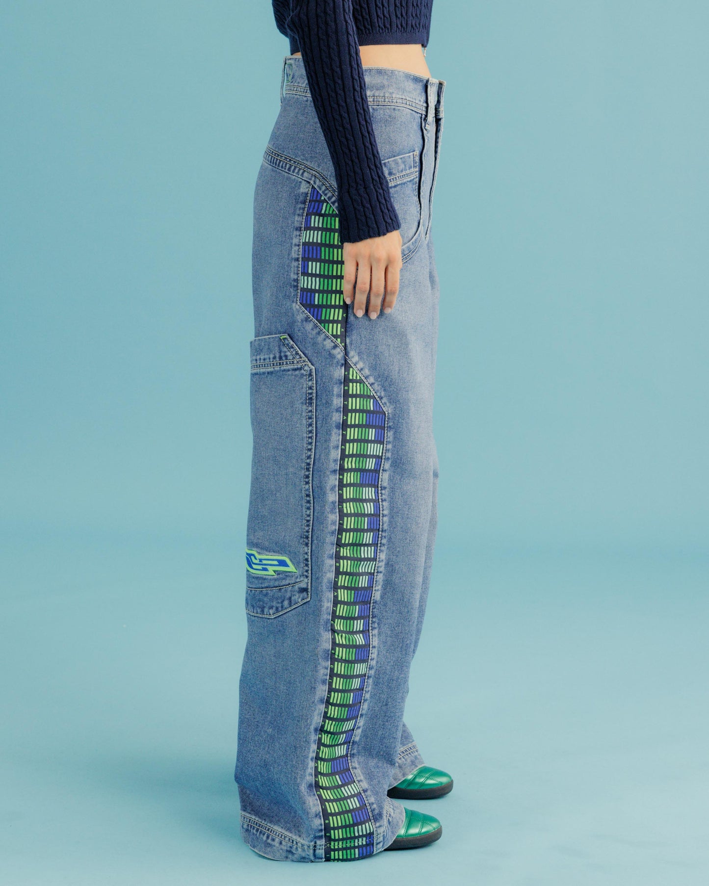 W Equalizer. 28”. Vintage Stone.