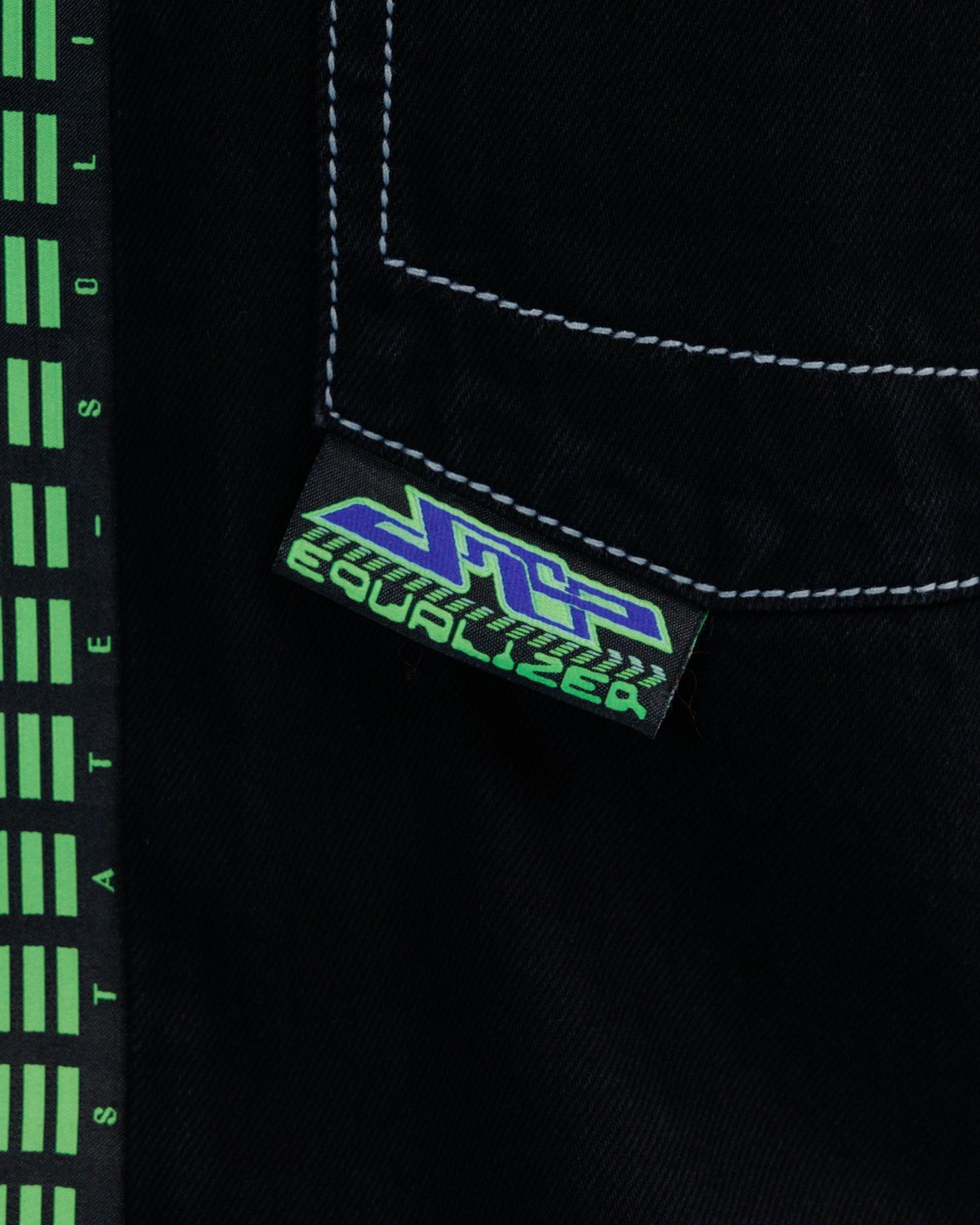 Equalizer. 28". Jet Black.