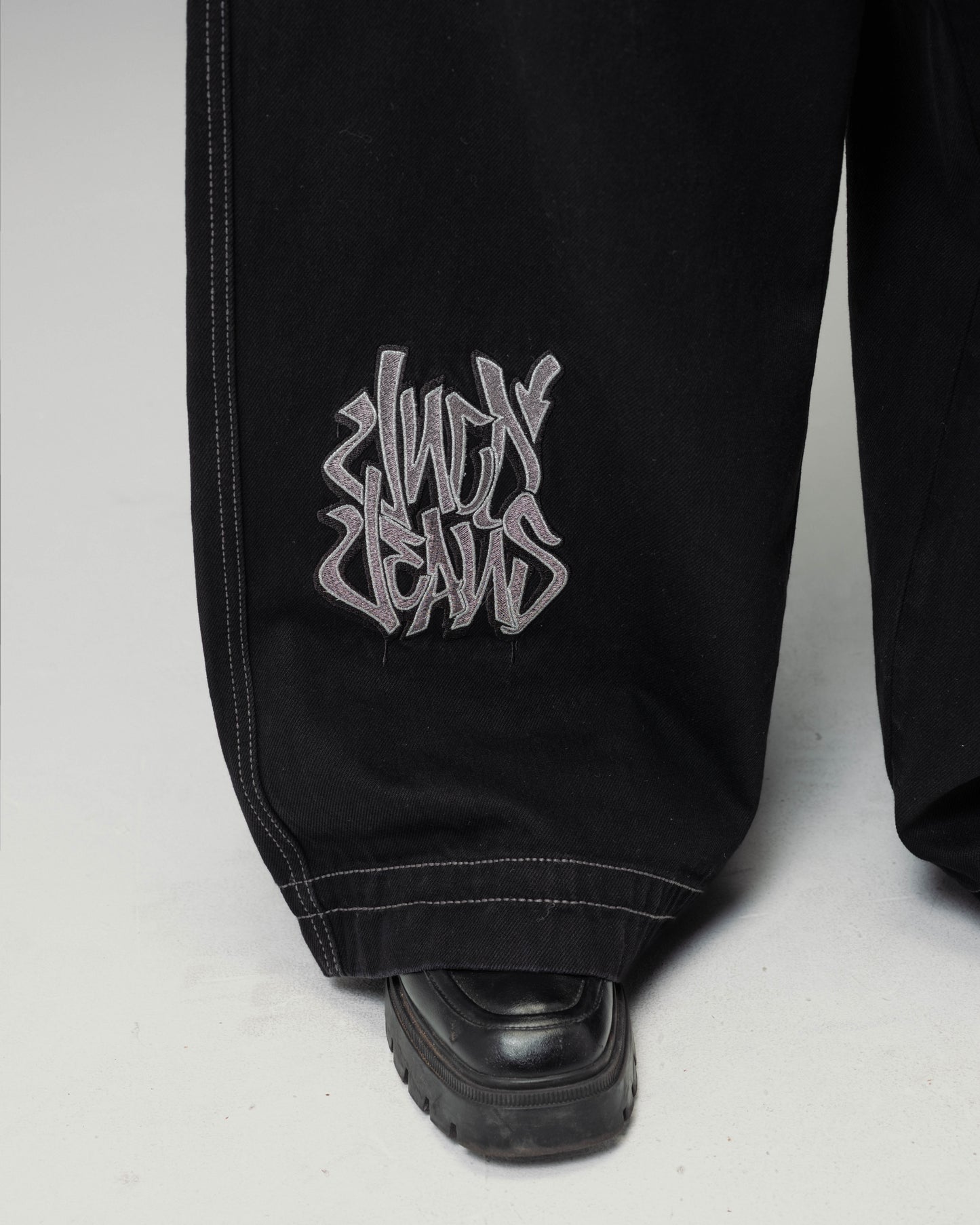 W Rollin. 26". Jet Black.