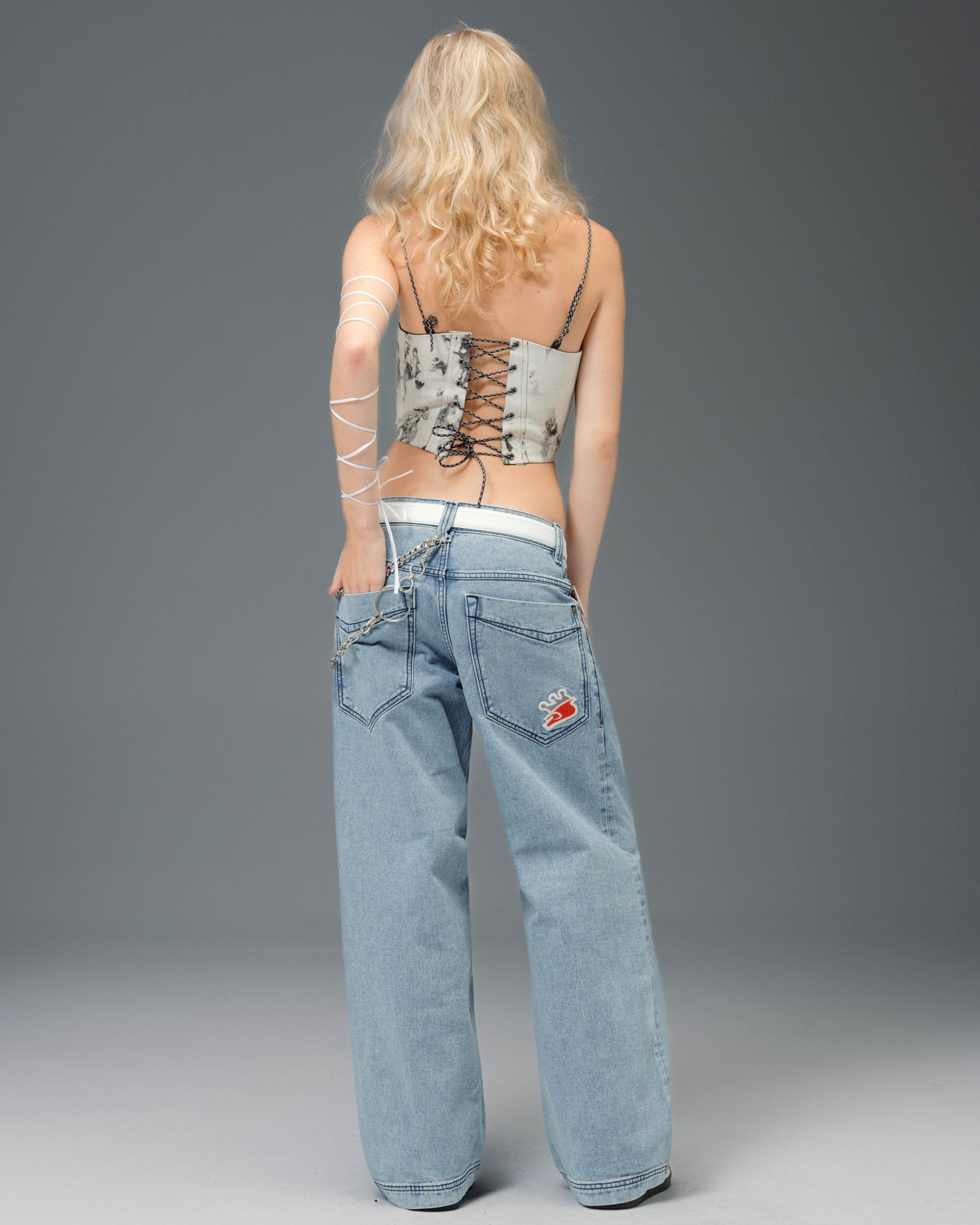 W1179 Easy Wide Pipes. 23". Antique.