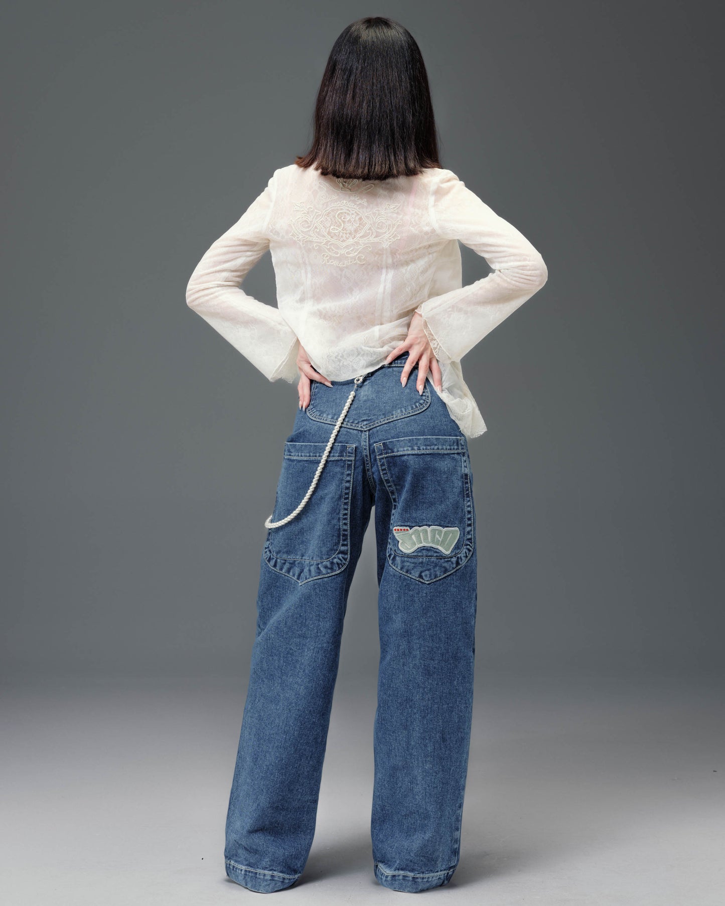 W169 Low Down. 20". Dark Stone.