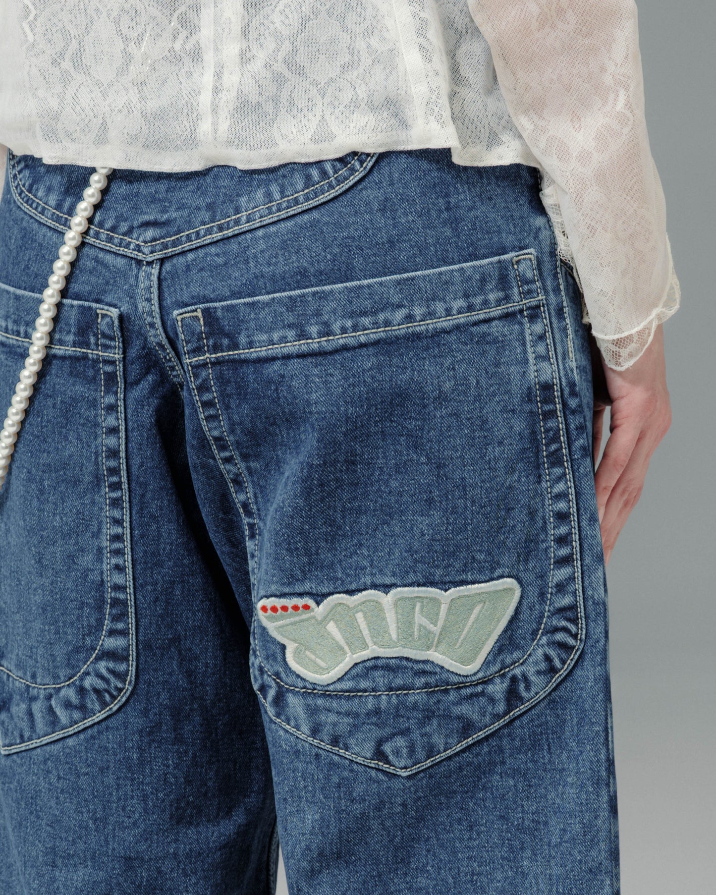 W169 Low Down. 20". Dark Stone.