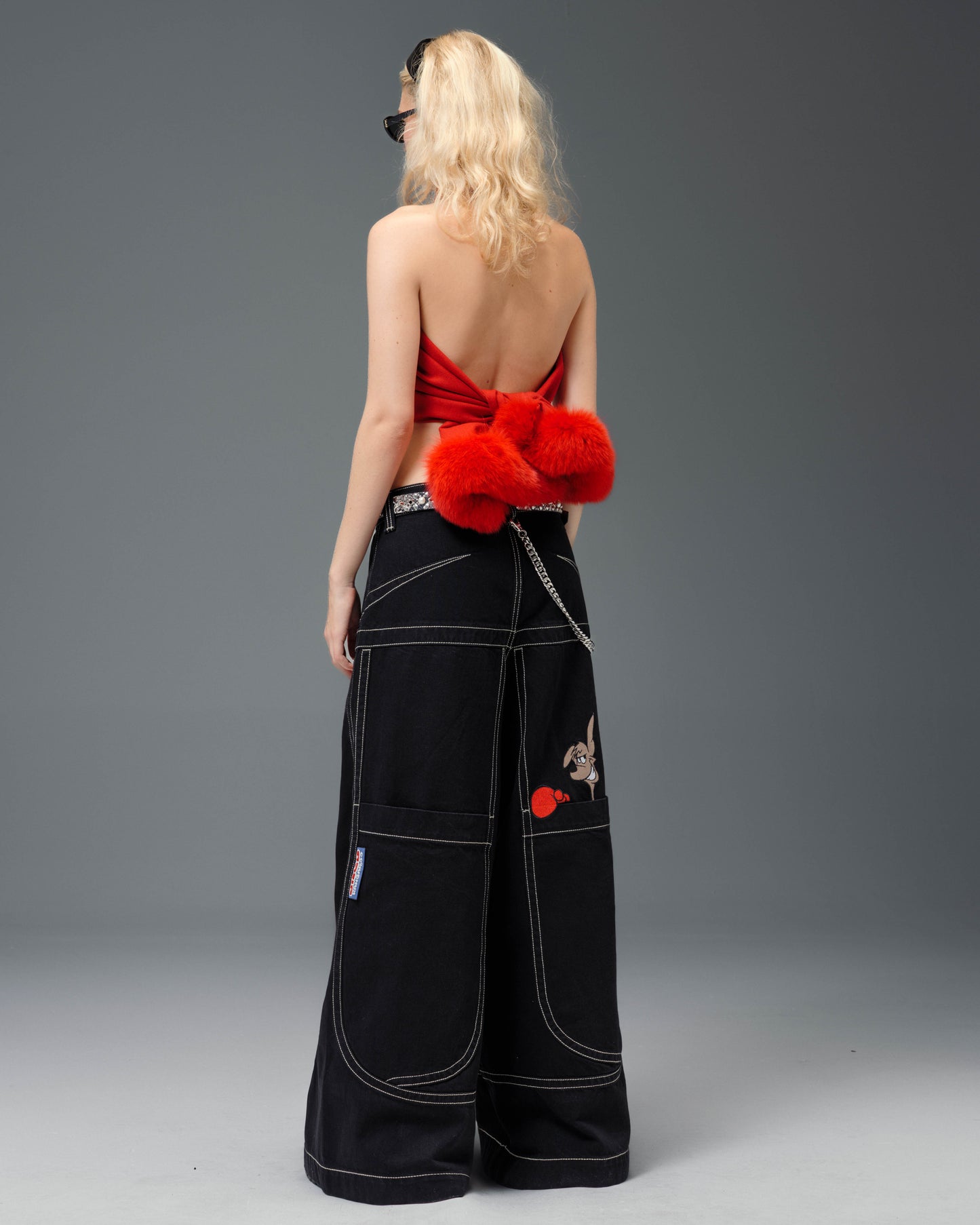 W Kangaroo. 34". Jet Black.