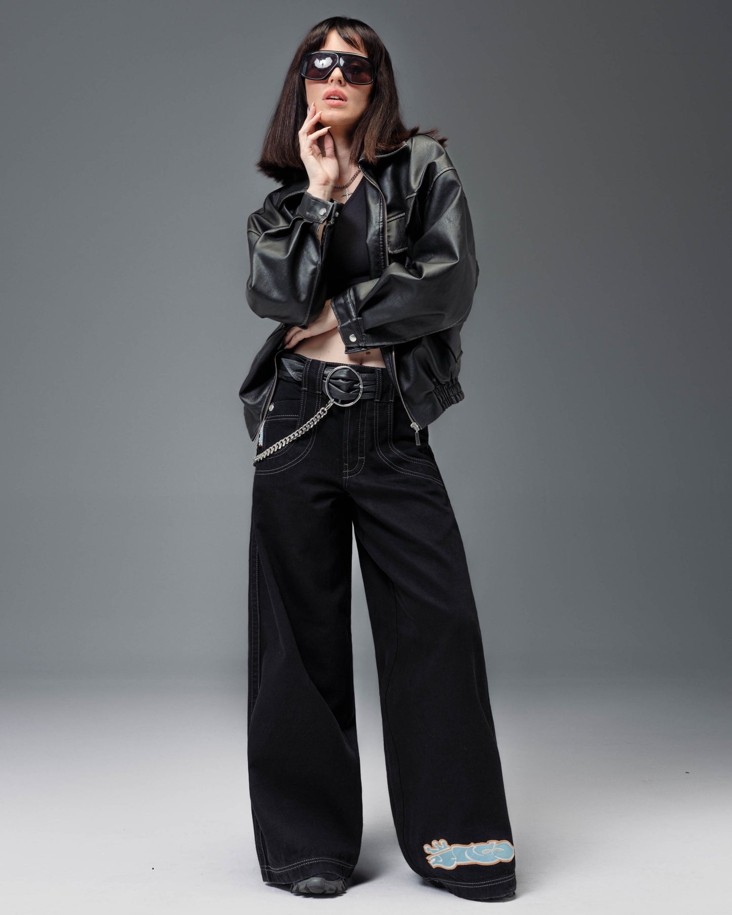 W117 King. 28". Jet Black.