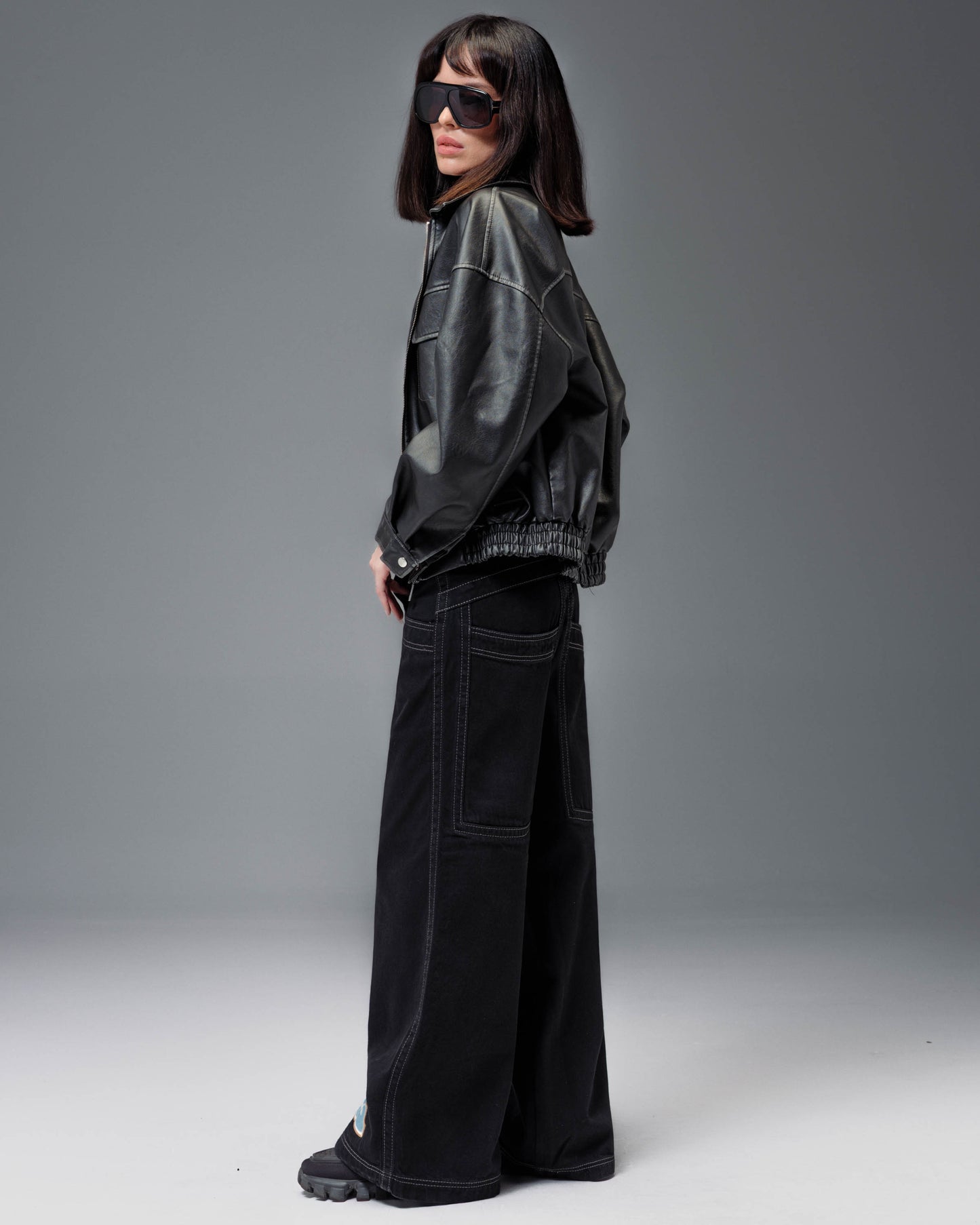 W117 King. 28". Jet Black.