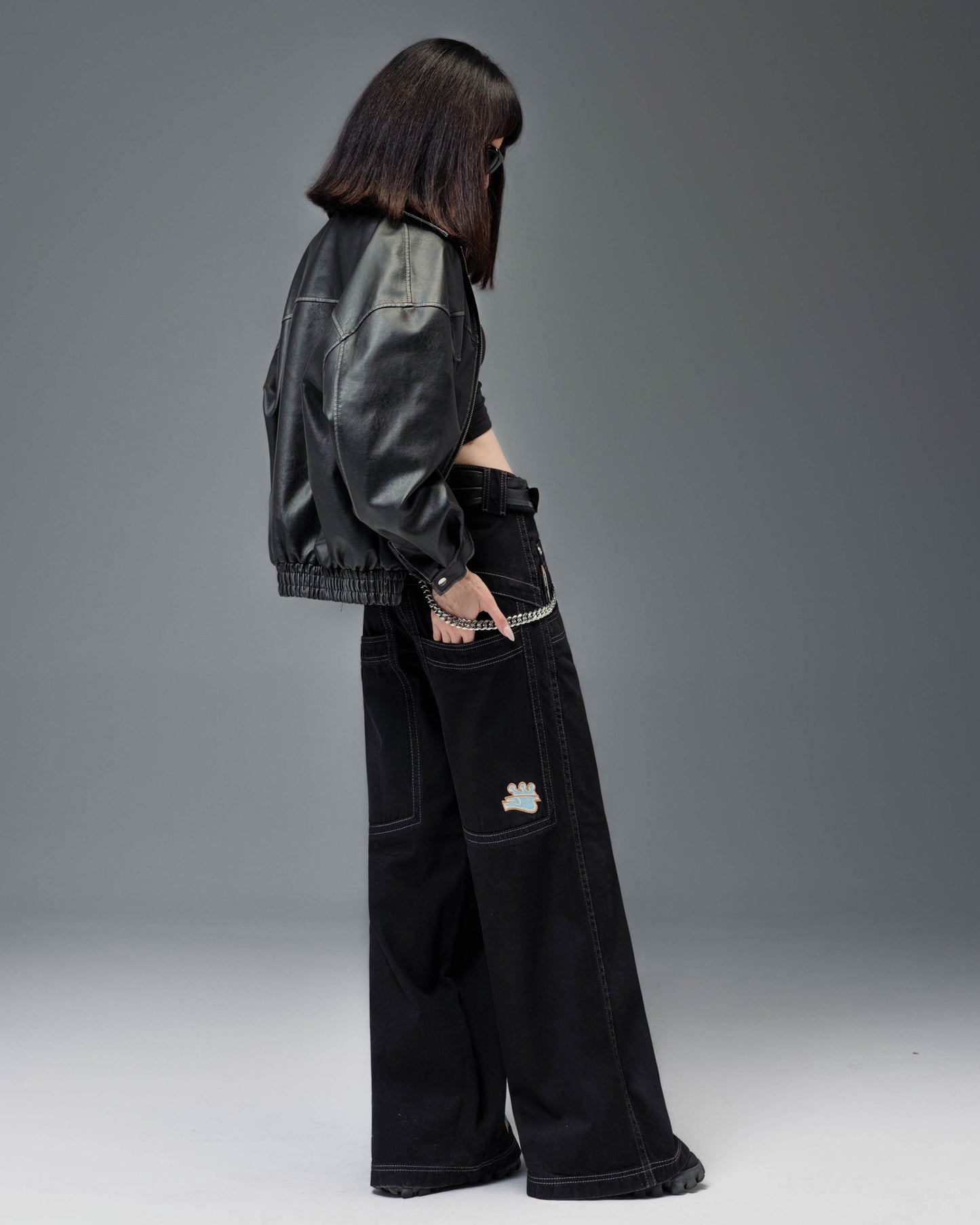 W117 King. 28". Jet Black.