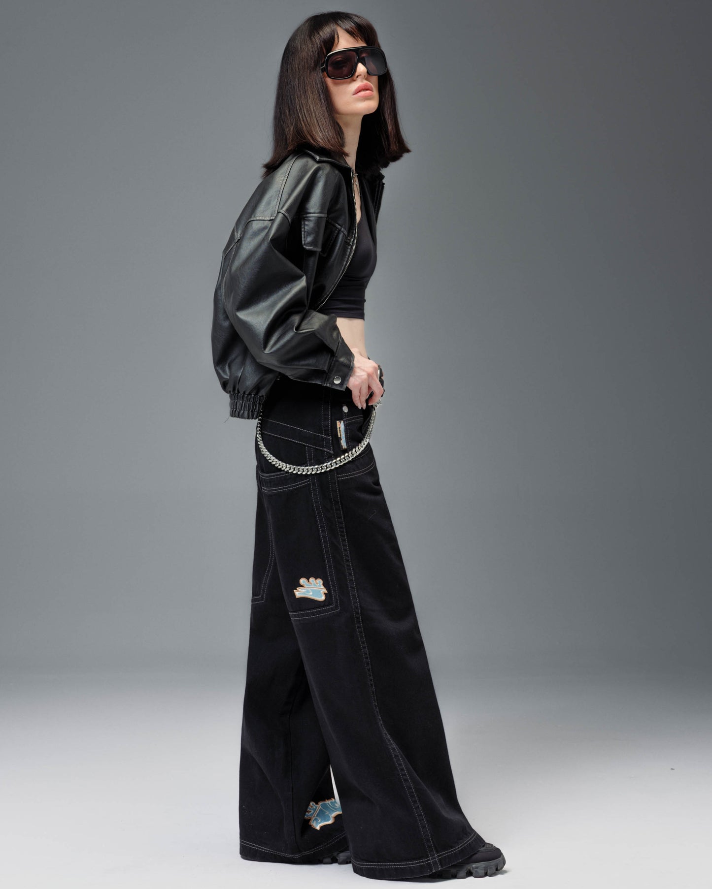 W117 King. 28". Jet Black.