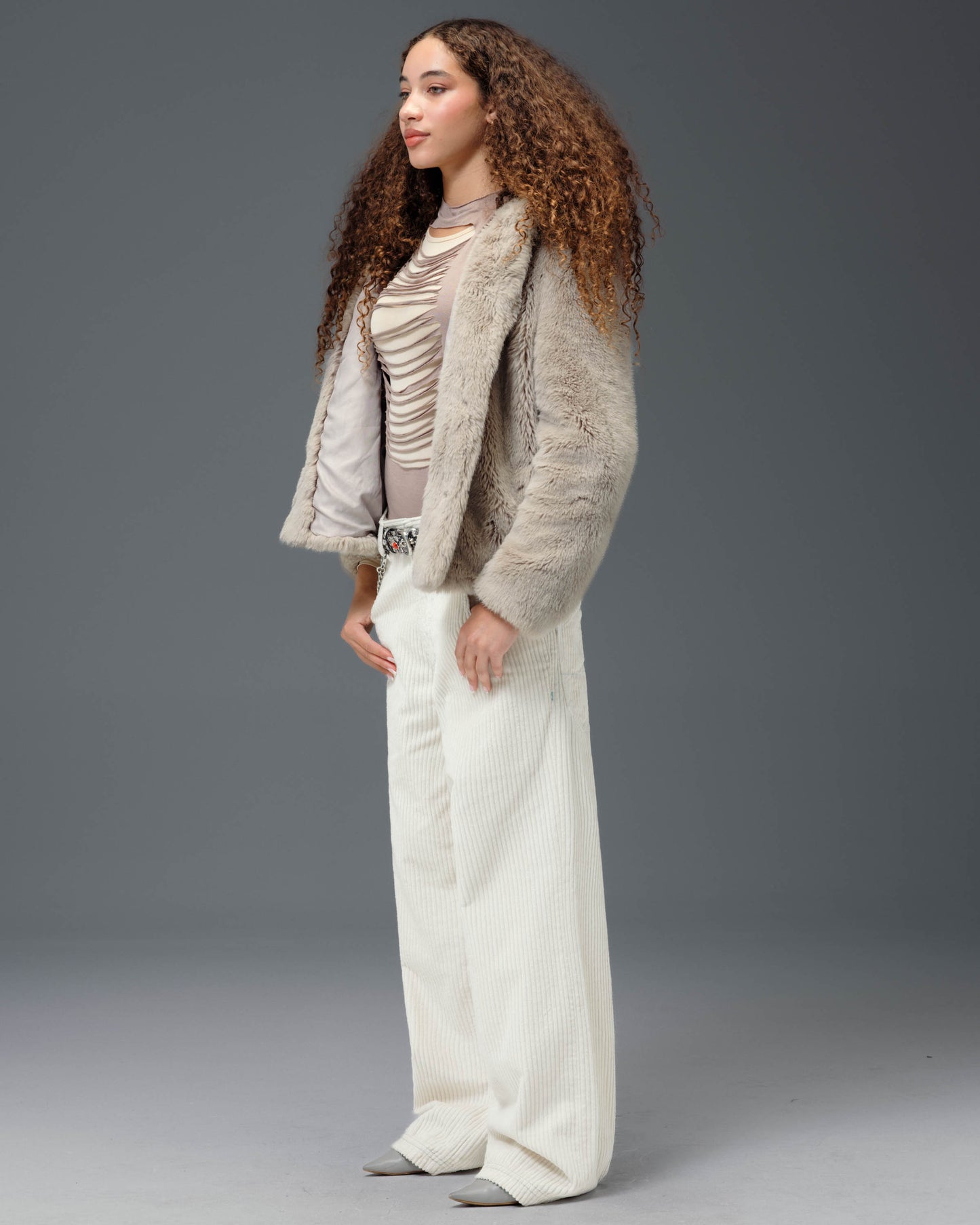 W1179 Easy Wide Pipes. 23". 4 Wale Corduroy. Tofu.