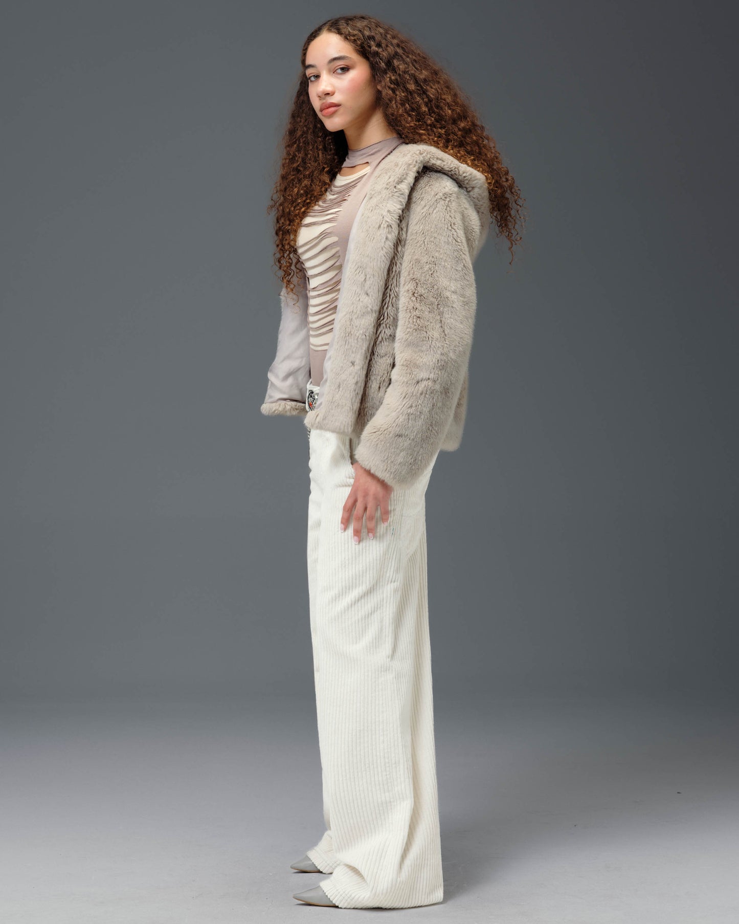 W1179 Easy Wide Pipes. 23". 4 Wale Corduroy. Tofu.