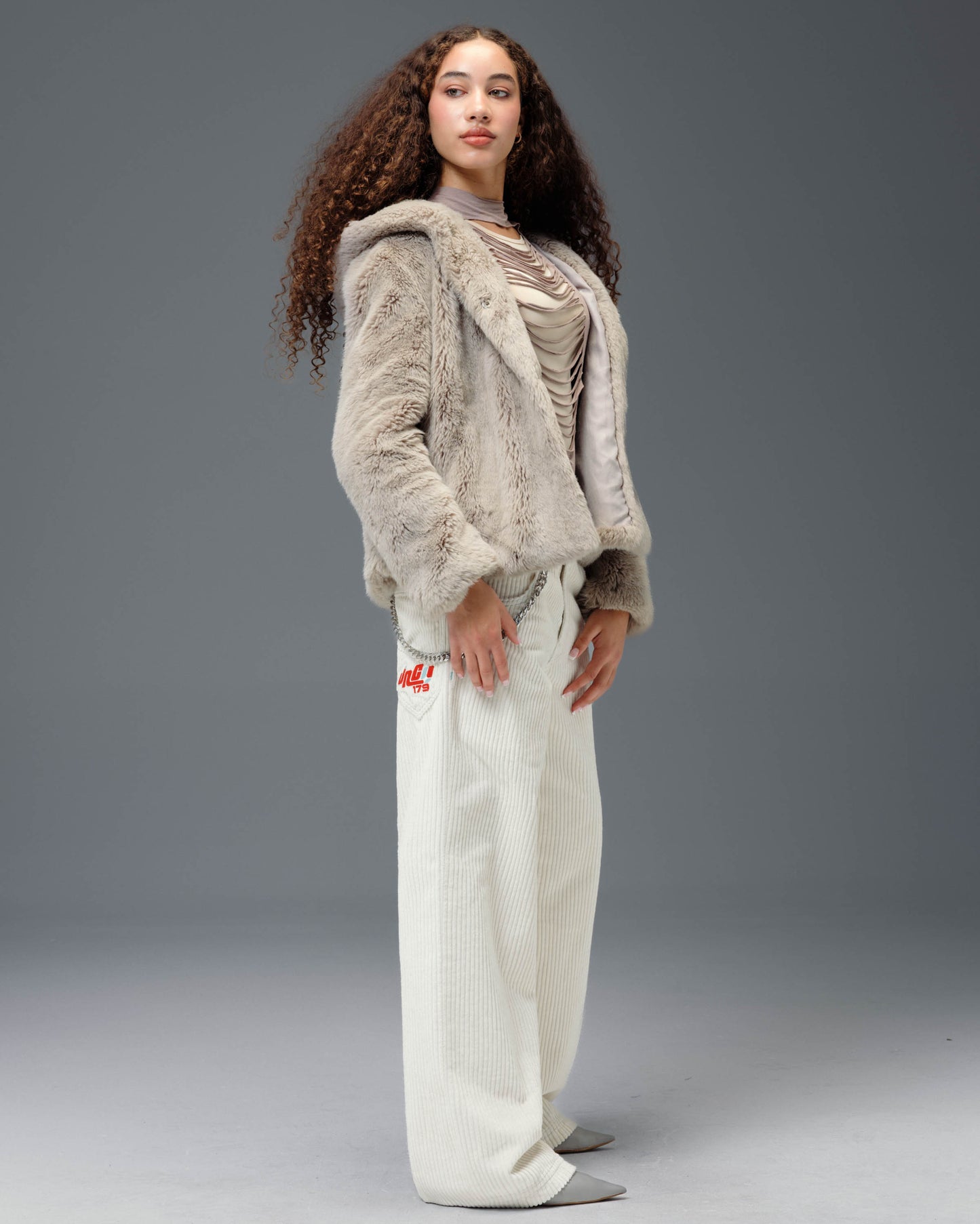 W1179 Easy Wide Pipes. 23". 4 Wale Corduroy. Tofu.