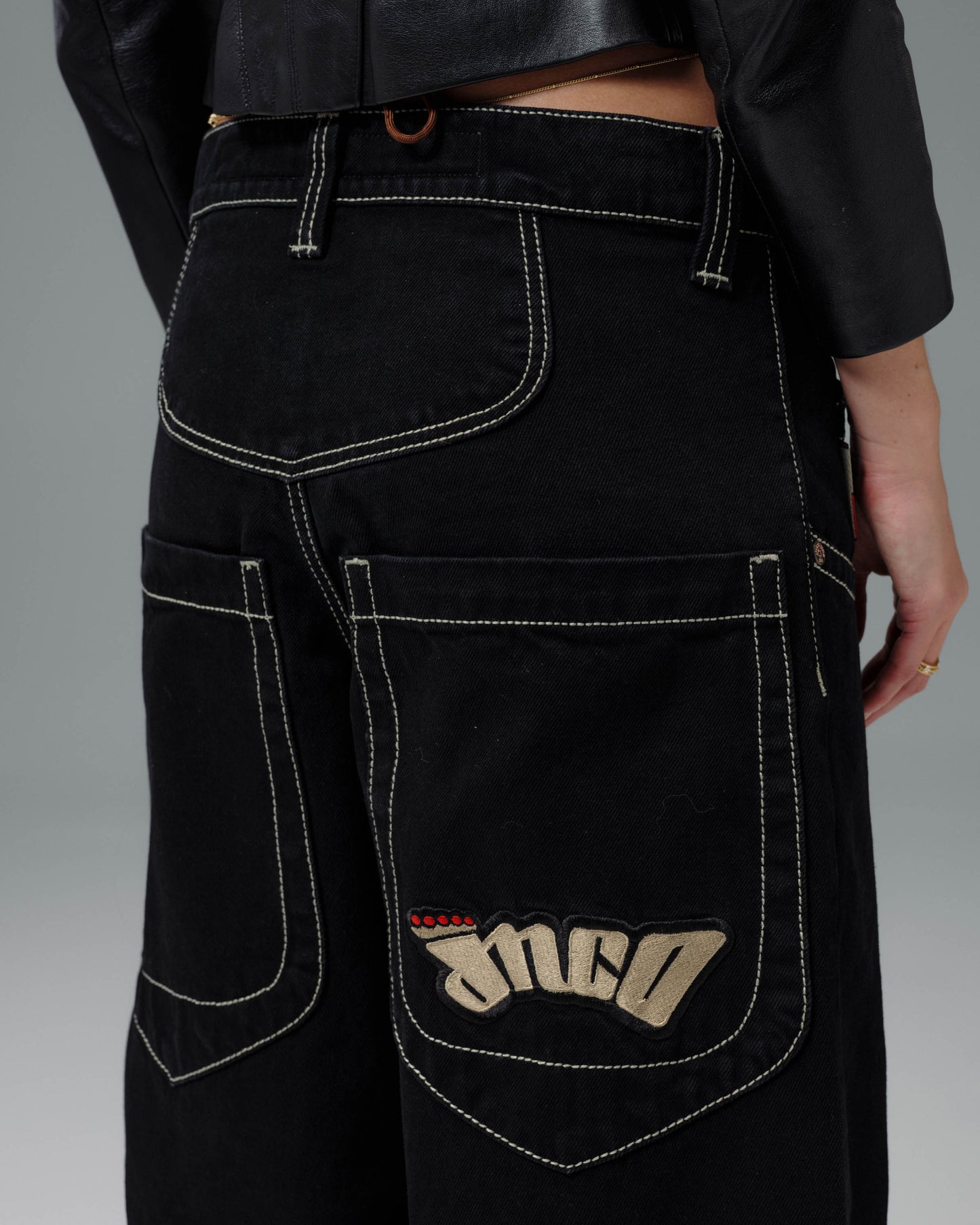 W169 Low Down. 20". Jet Black.