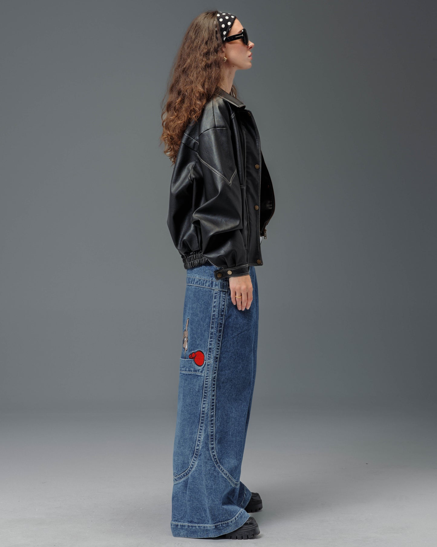 W Kangaroo. 34". Dark Stone.