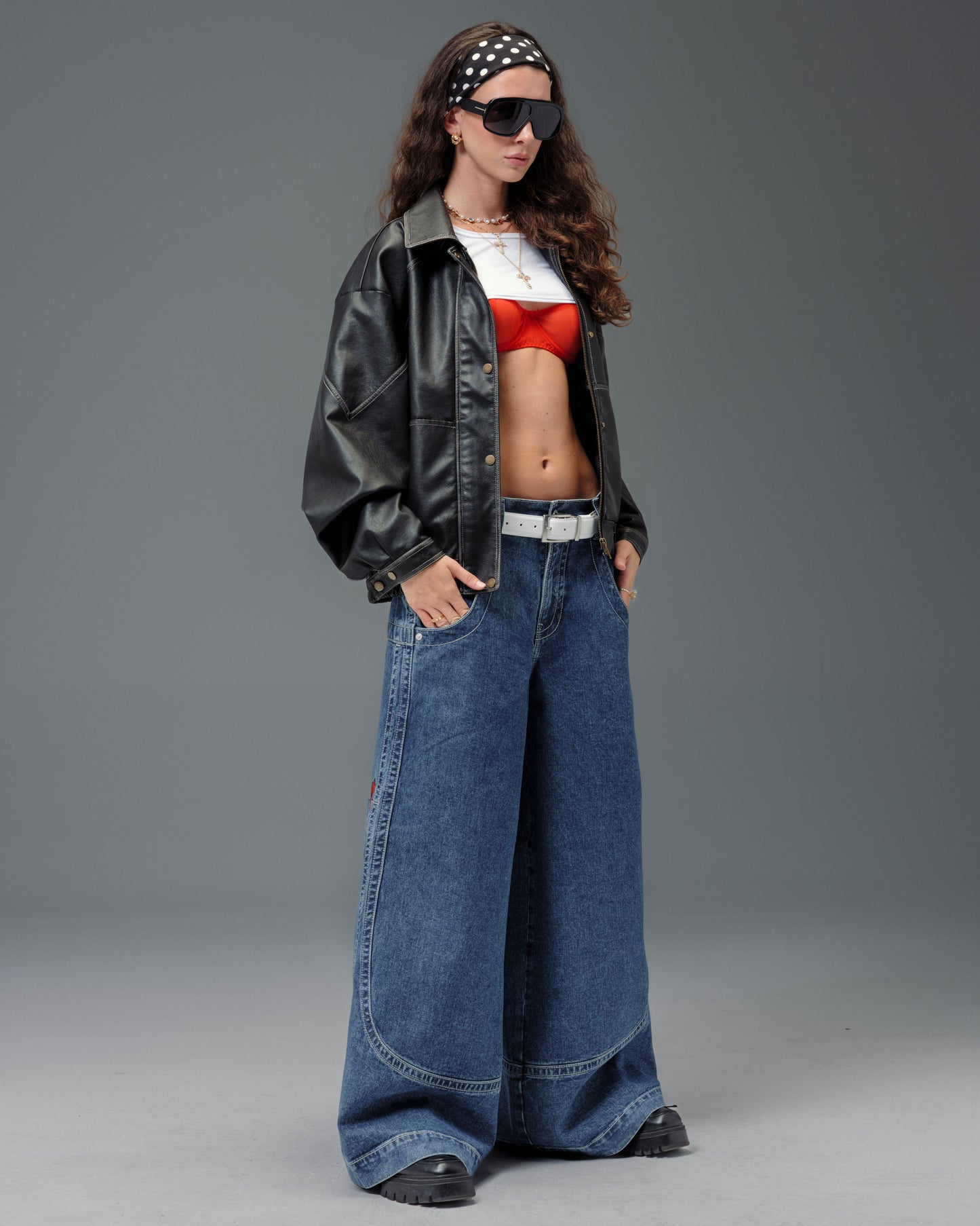 W Kangaroo. 34". Dark Stone.