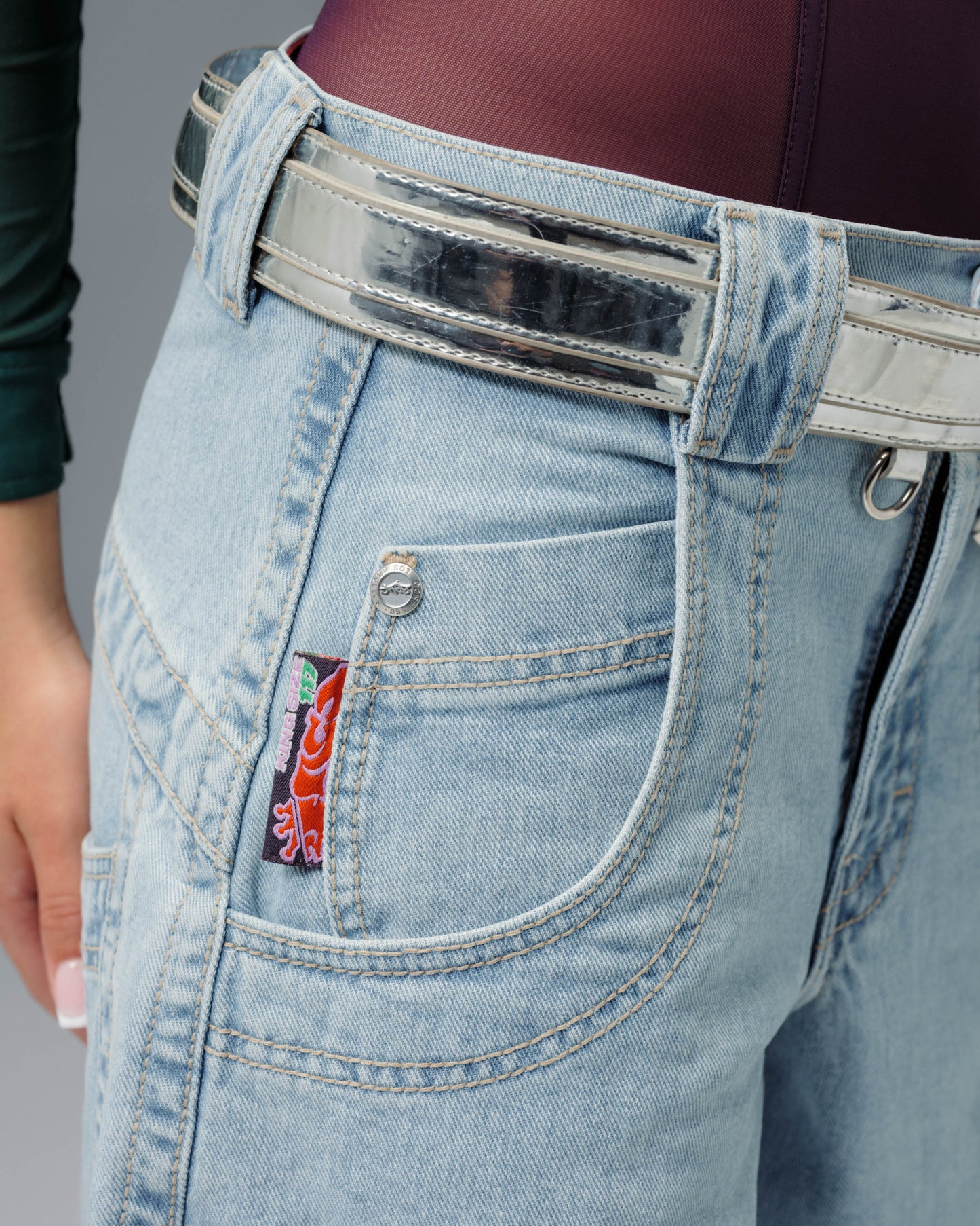 W117 King. 28". Vintage.