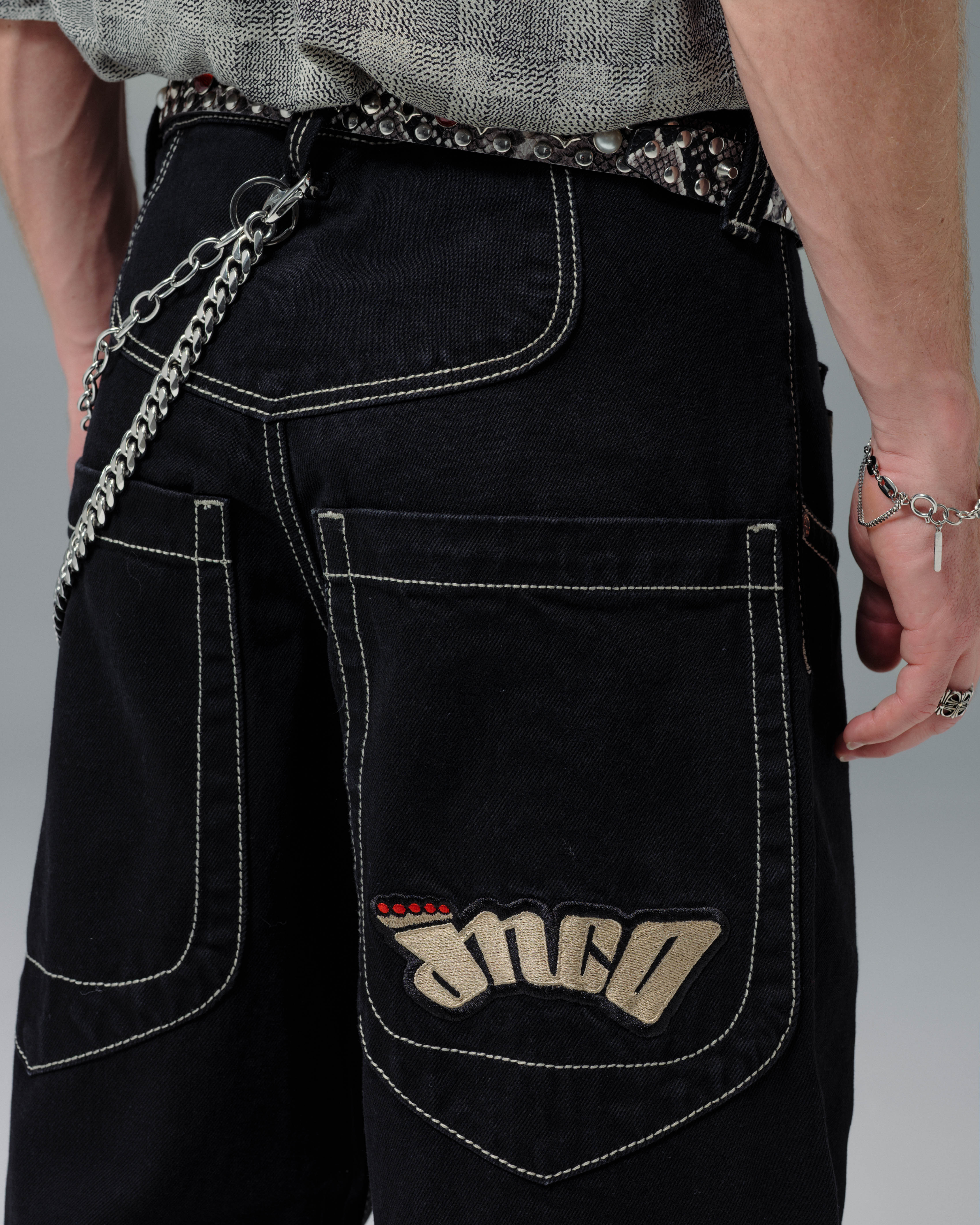 JNCO JEANS ブラック ショートパンツ 179 Pipes Shorts. 14