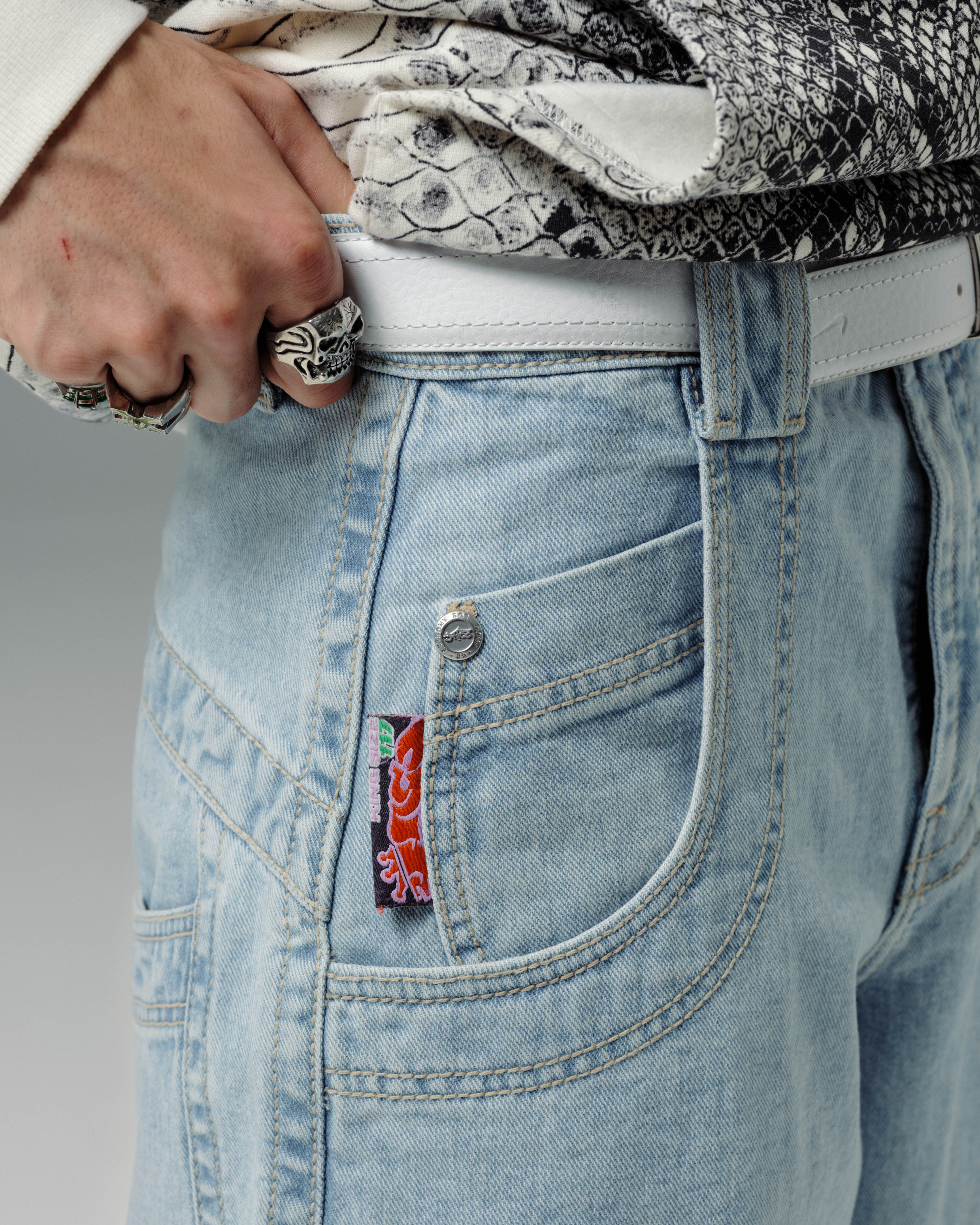 117 King Jeans. 28
