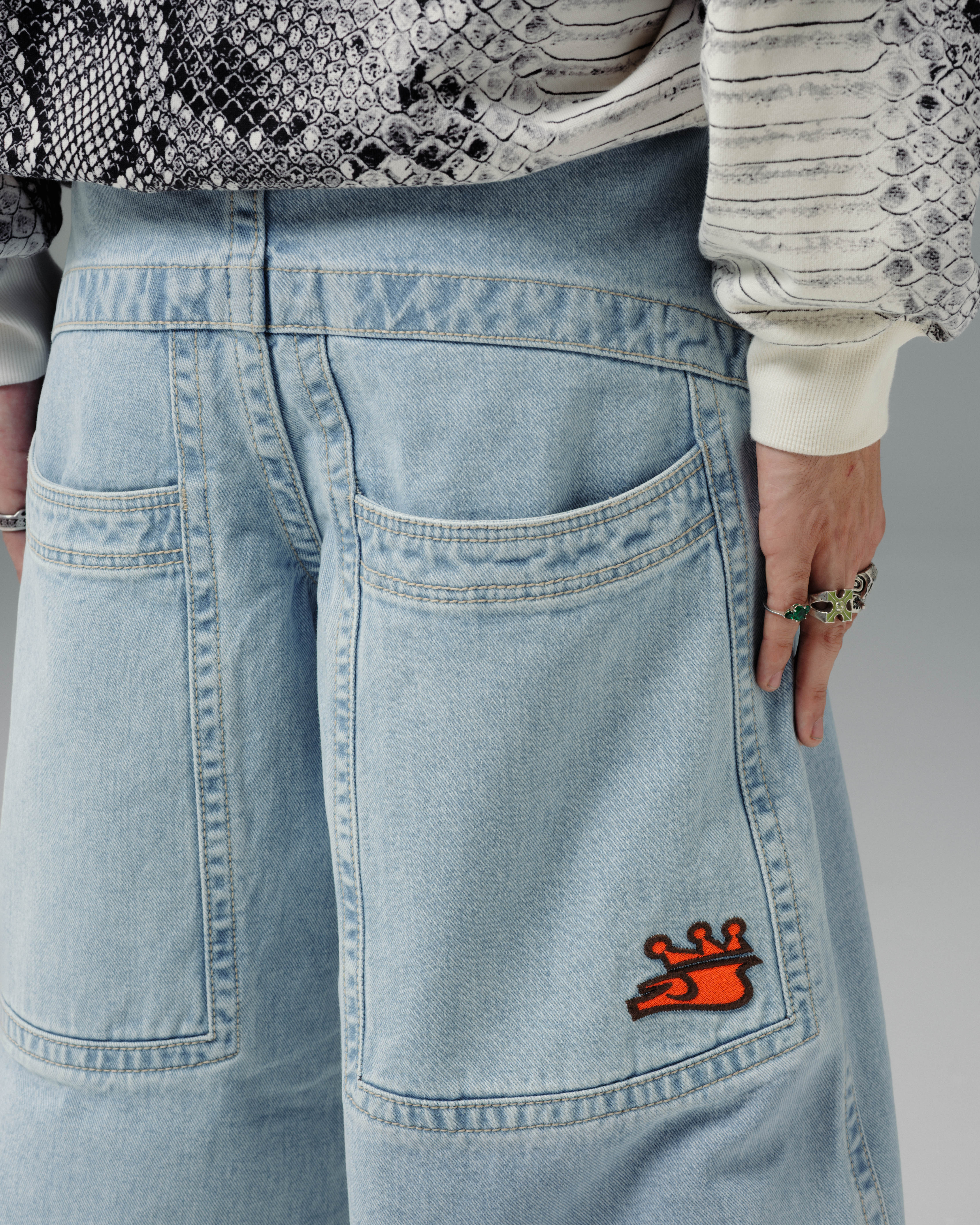 117 King Jeans. 28