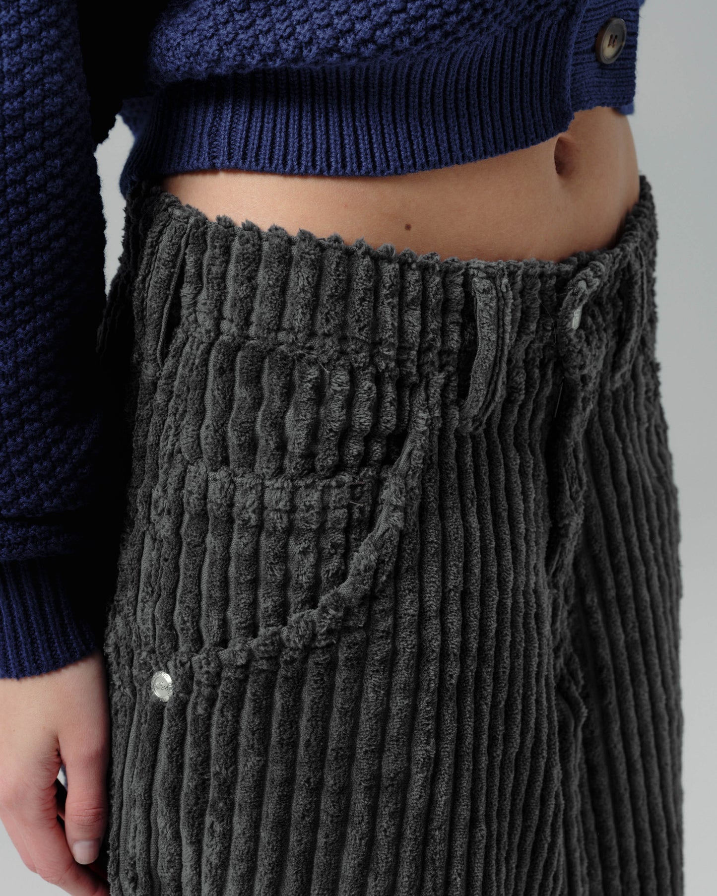 W Wizard. 24". 2 Wale Corduroy. Magnet.