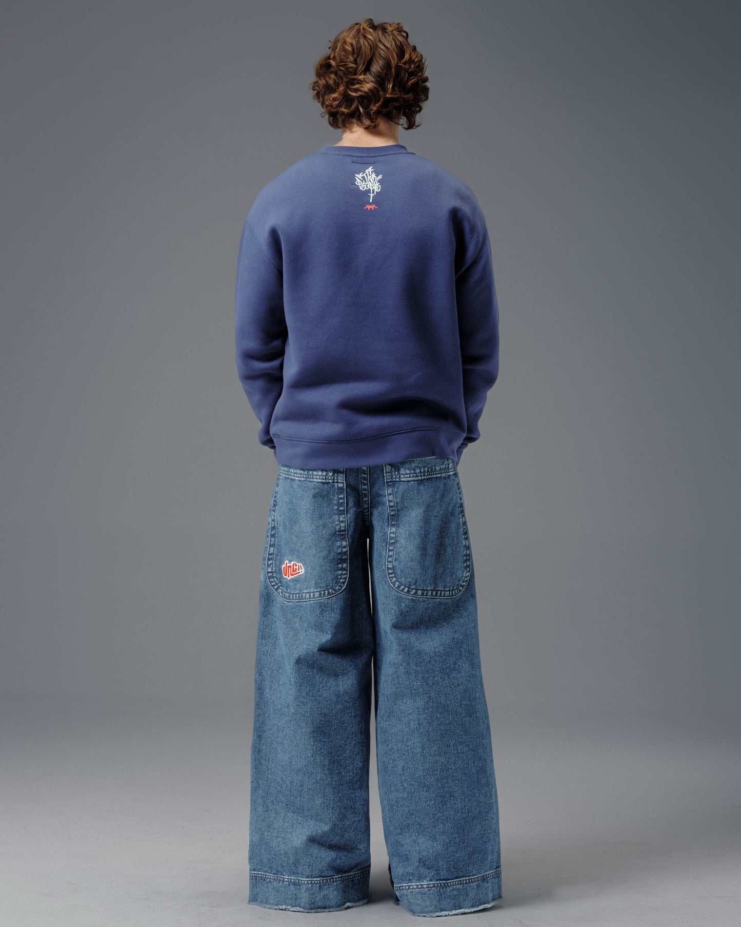 Destroyer. 32”. Dark Stone.