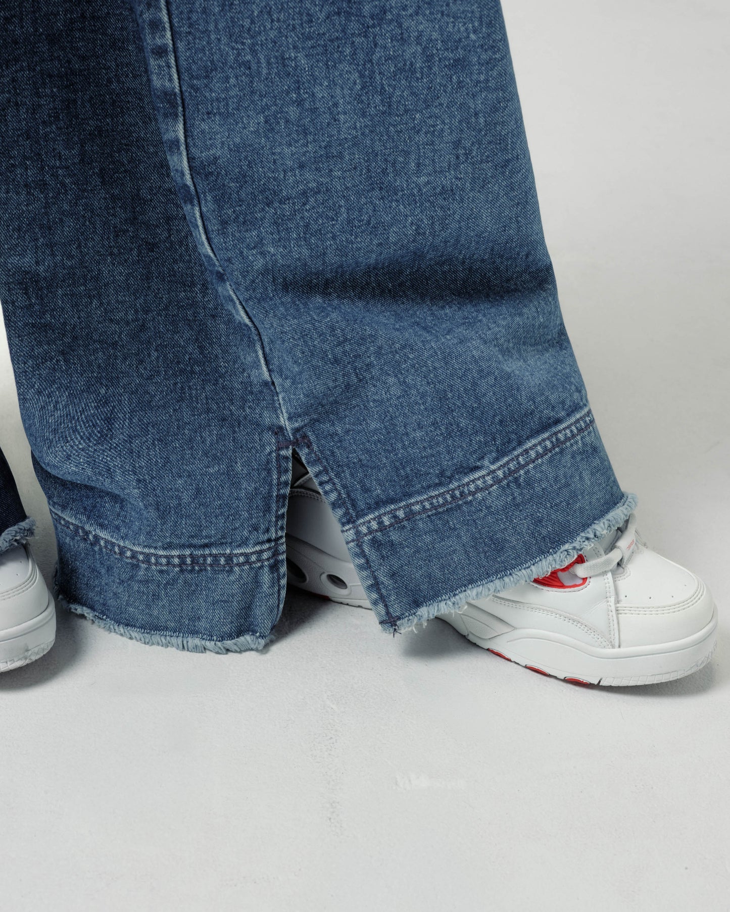 Destroyer. 32”. Dark Stone.