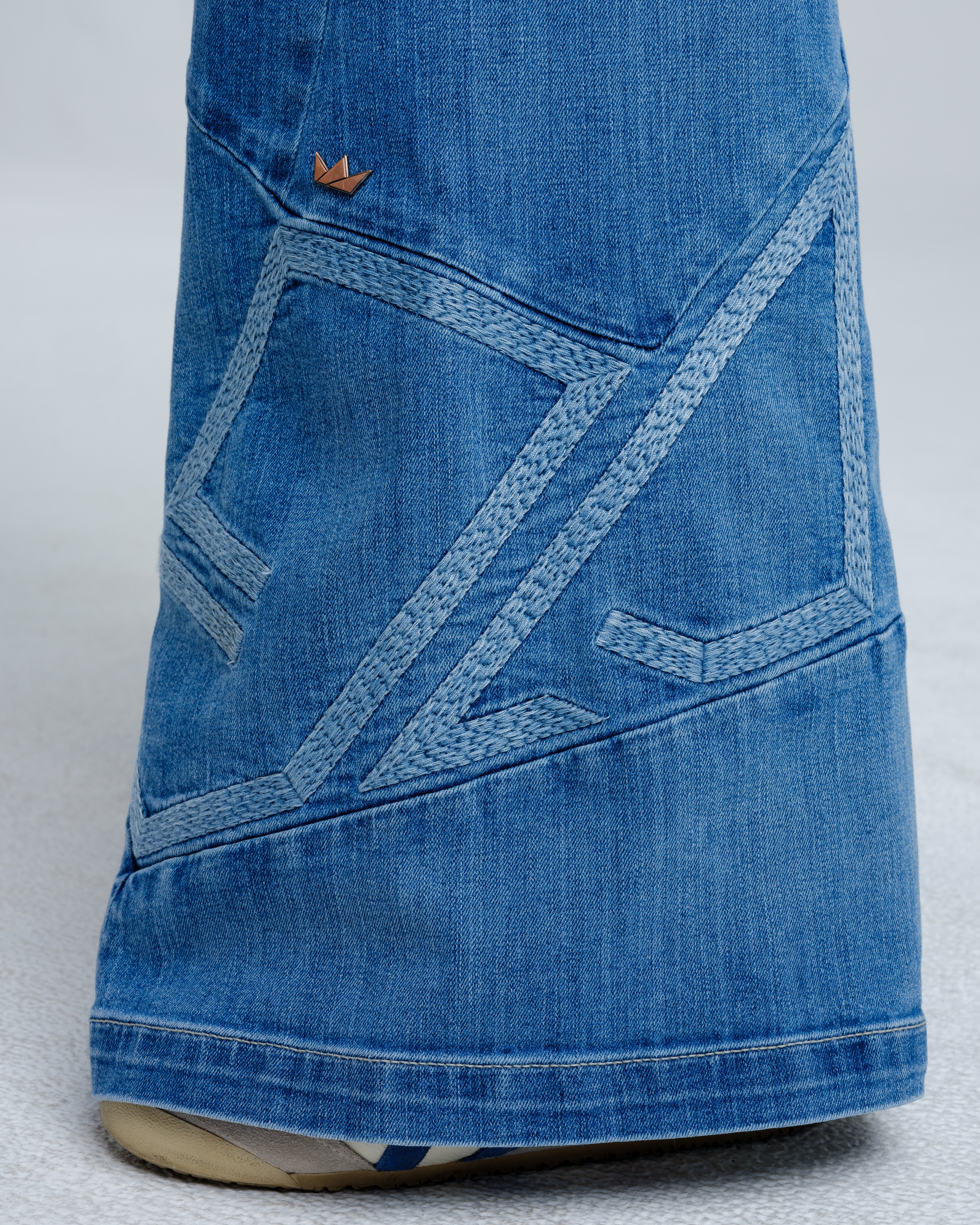 Kyanite Jeans. 30