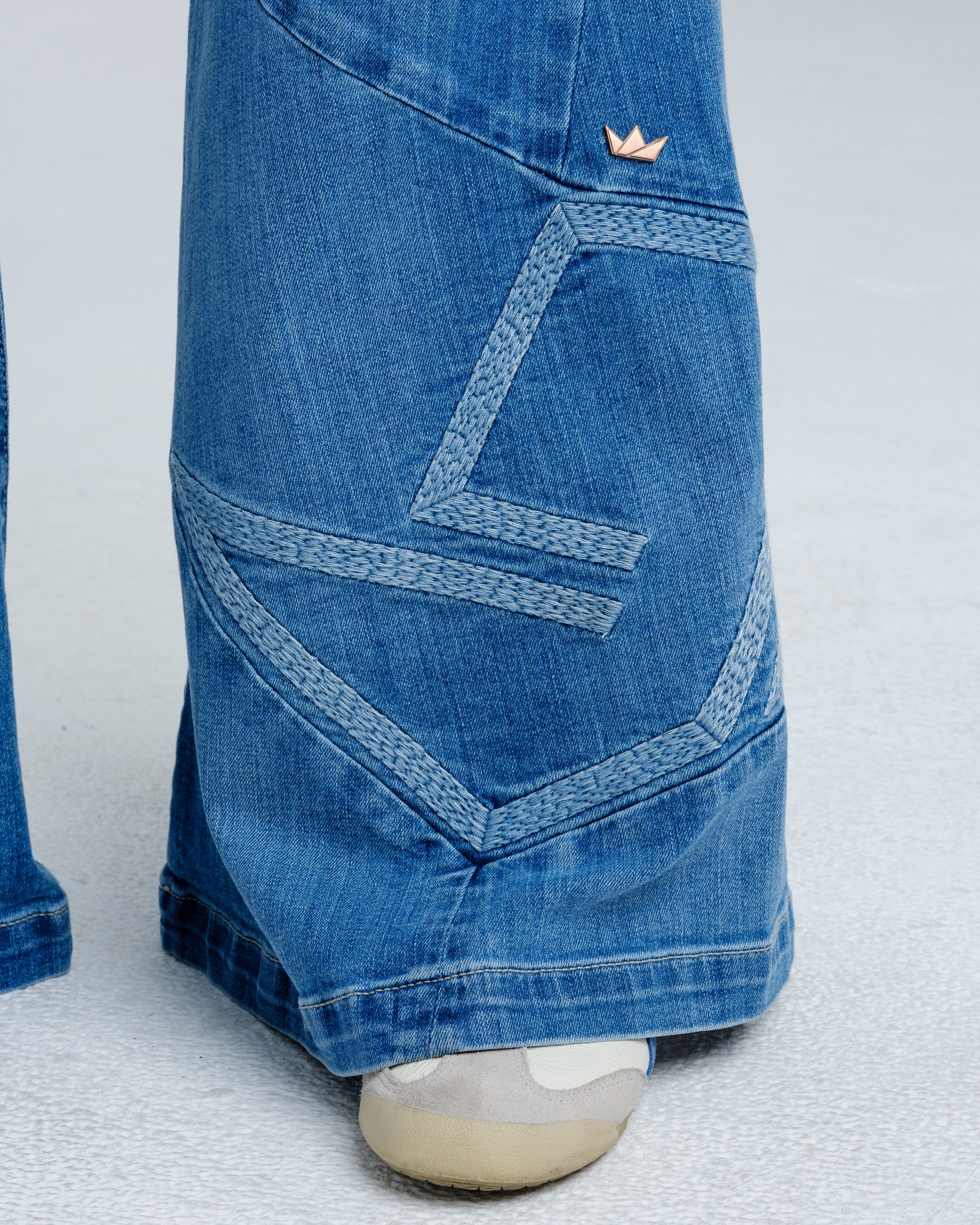 Kyanite Jeans. 30
