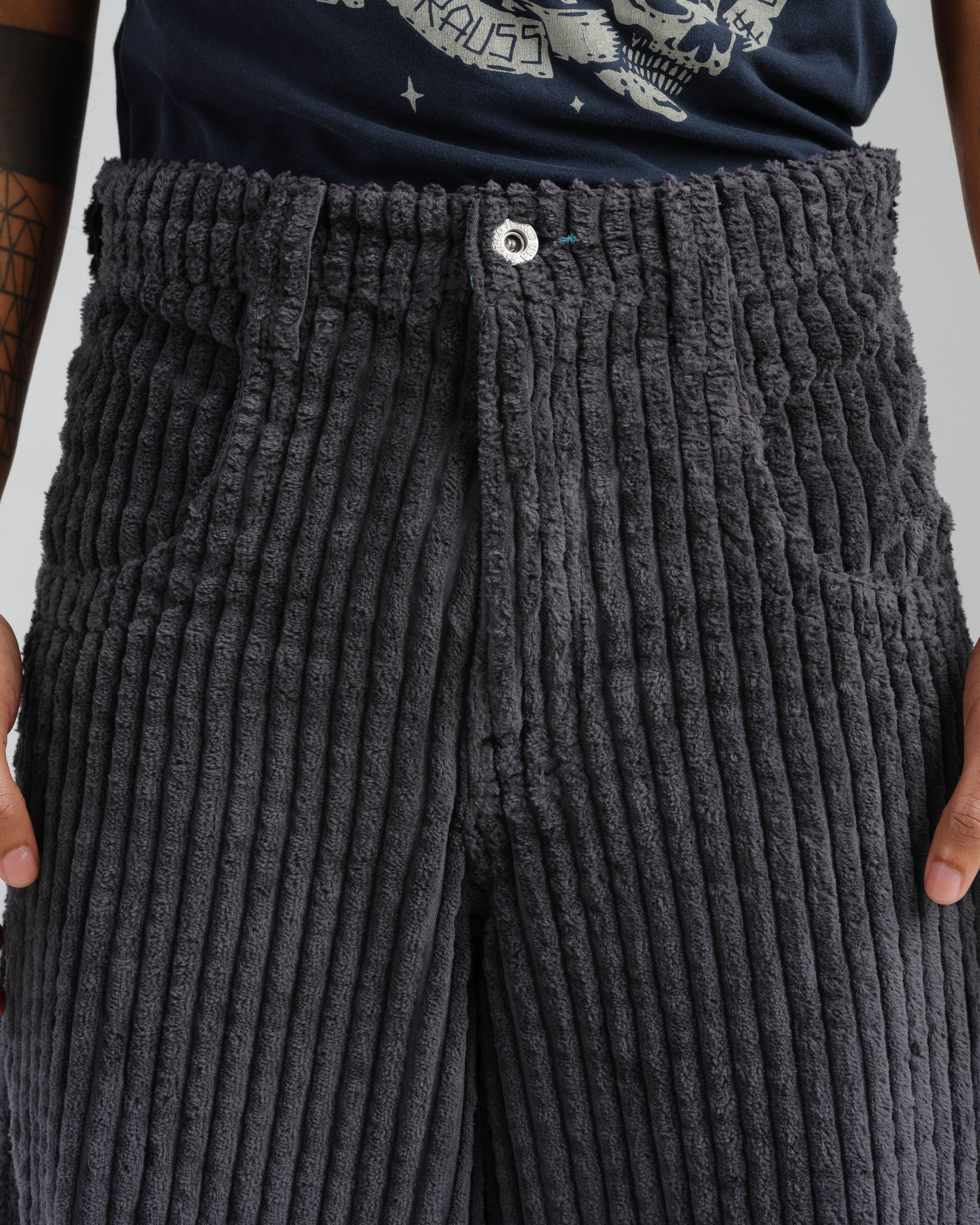 Rollin. 26". 2 Wale Corduroy. Magnet.