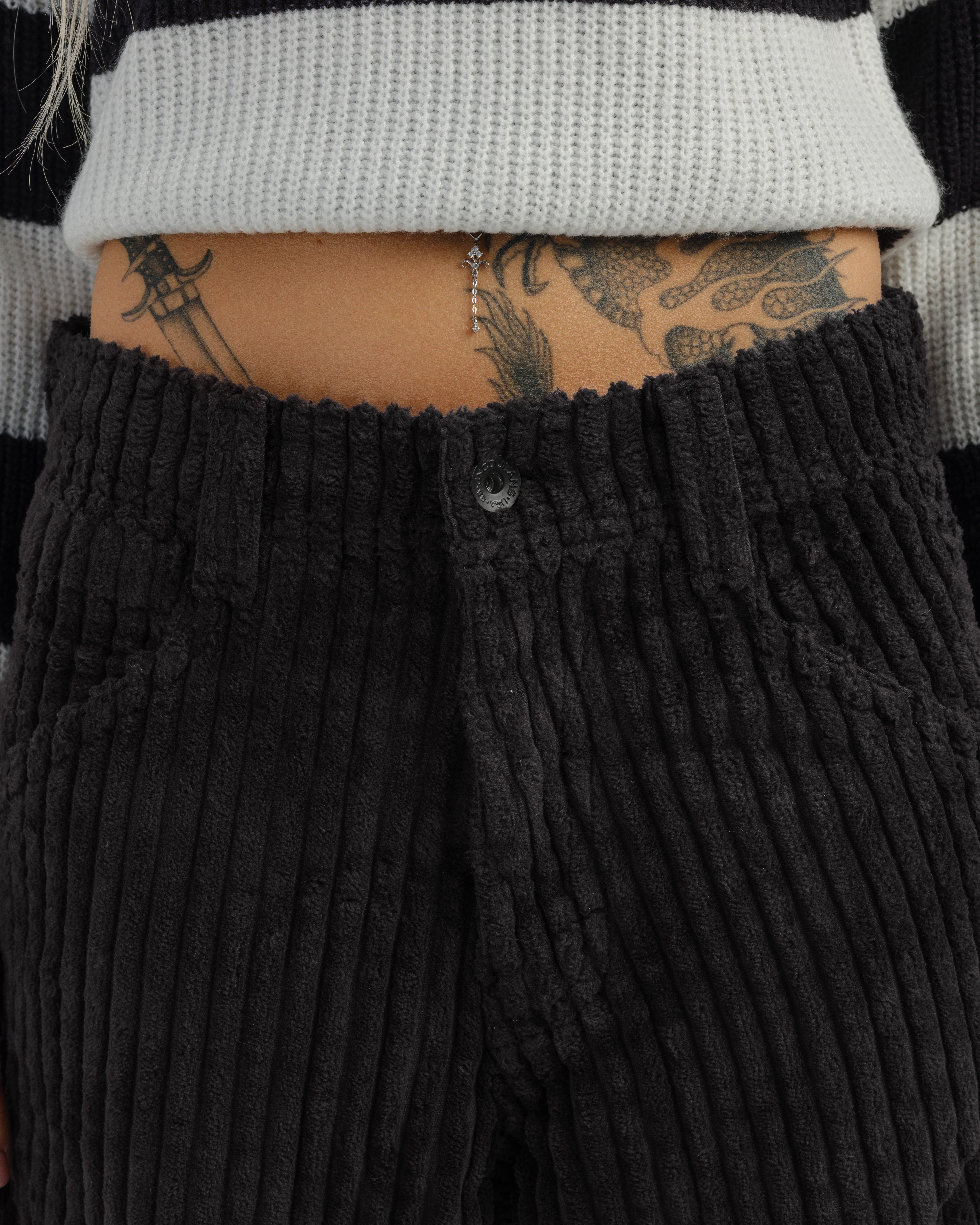 W Legacy. 24". 2 Wale Corduroy. Black.