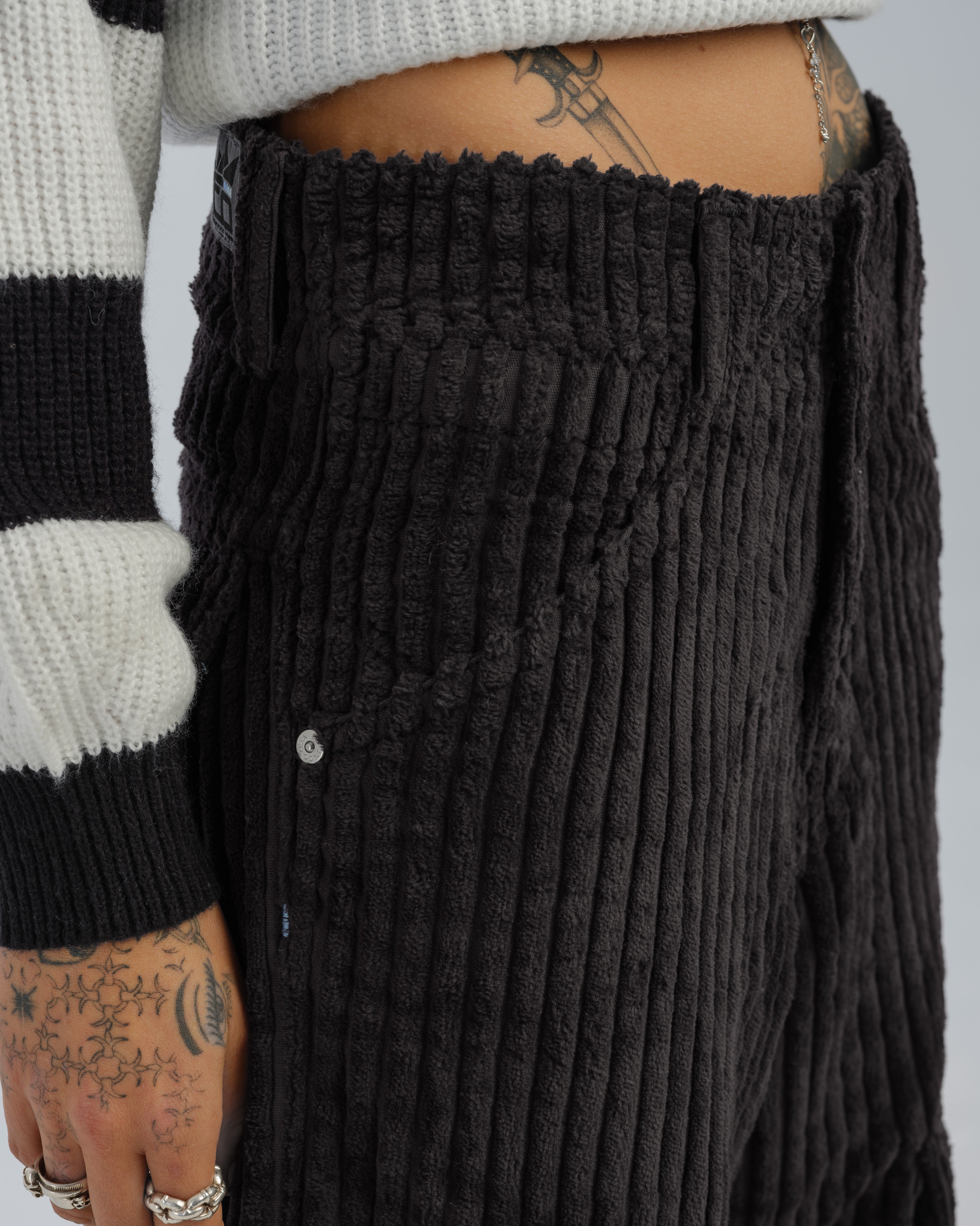 W Legacy. 24". 2 Wale Corduroy. Black.