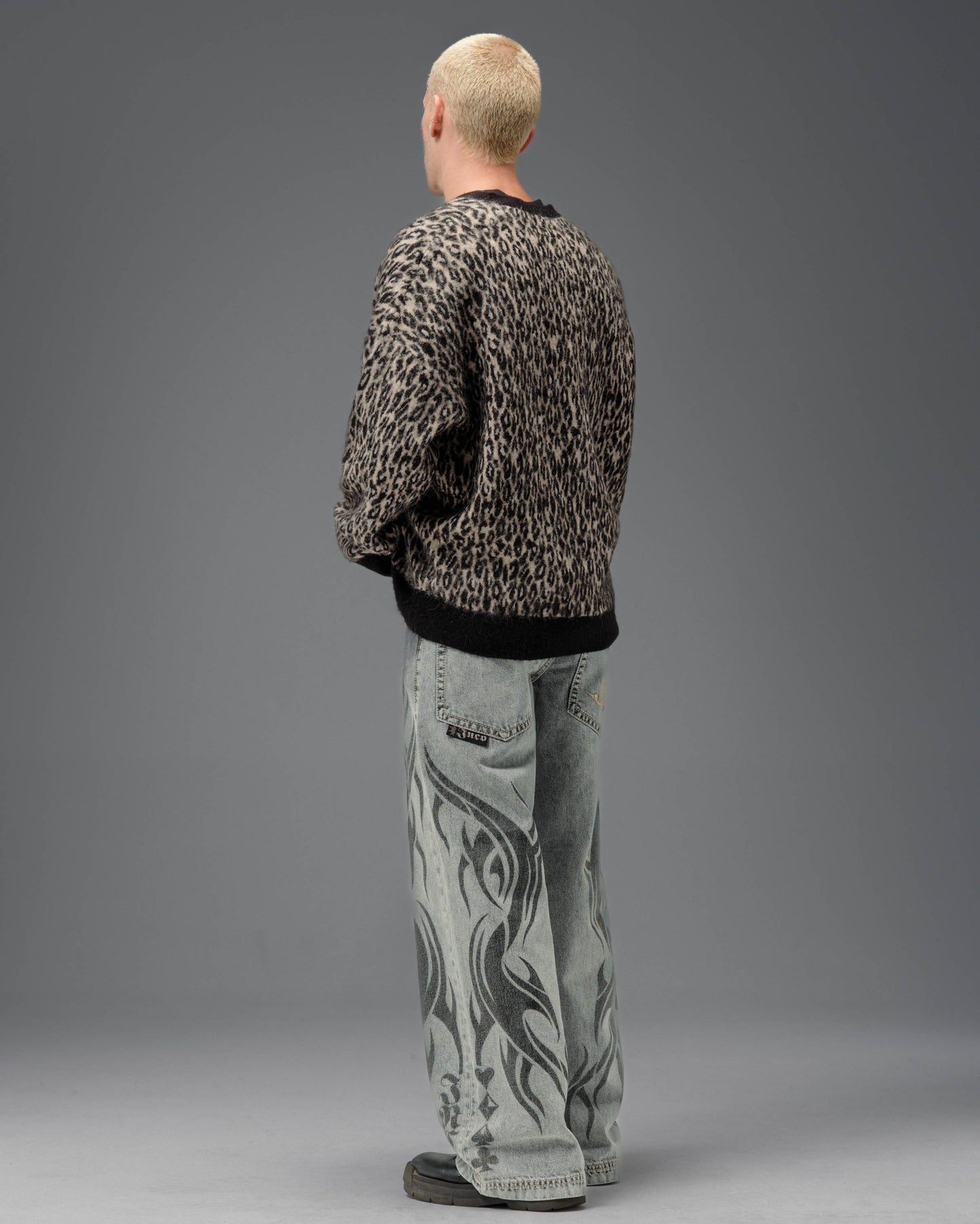 Flame Karatz. 23". Black Vintage.