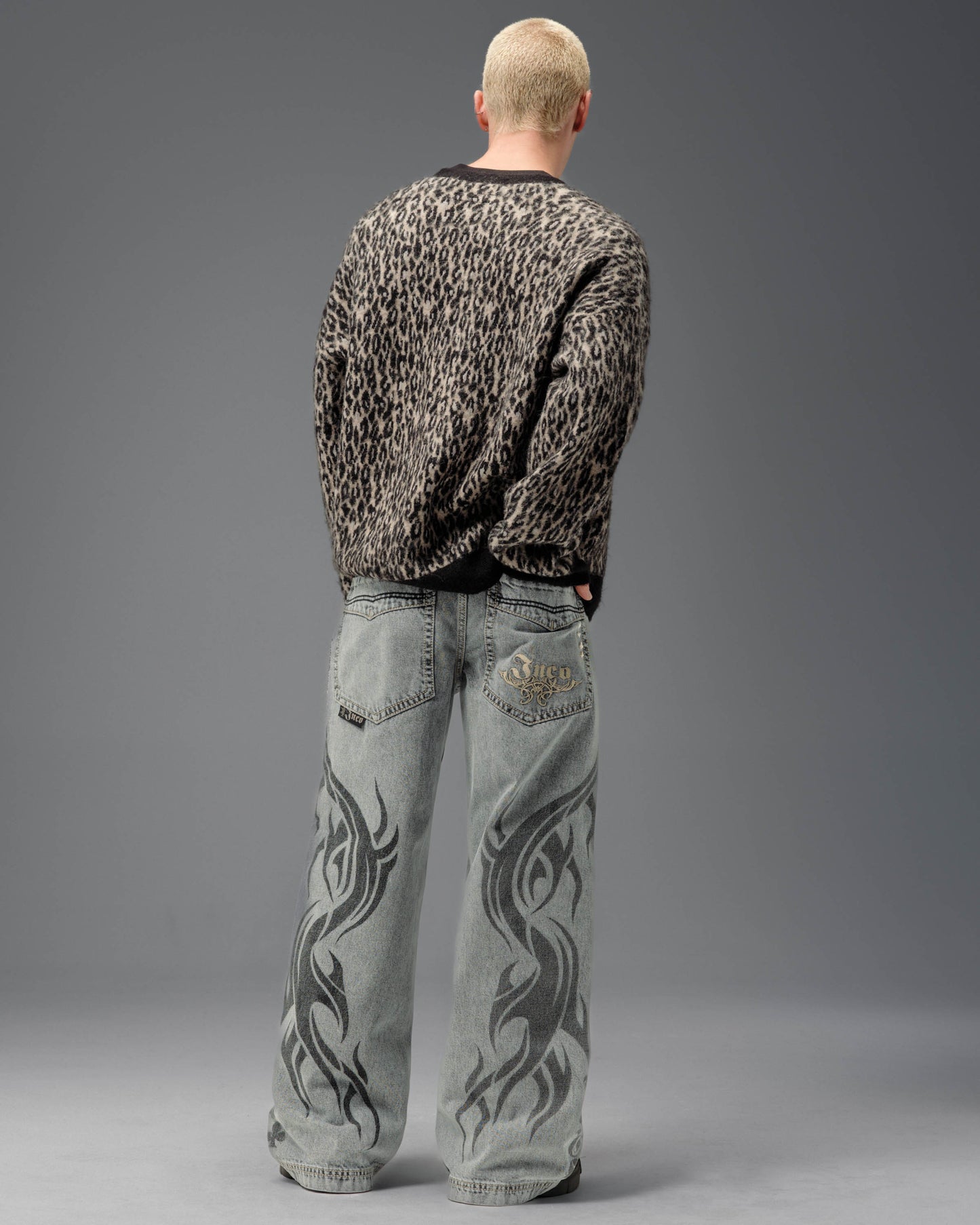 Flame Karatz. 23". Black Vintage.