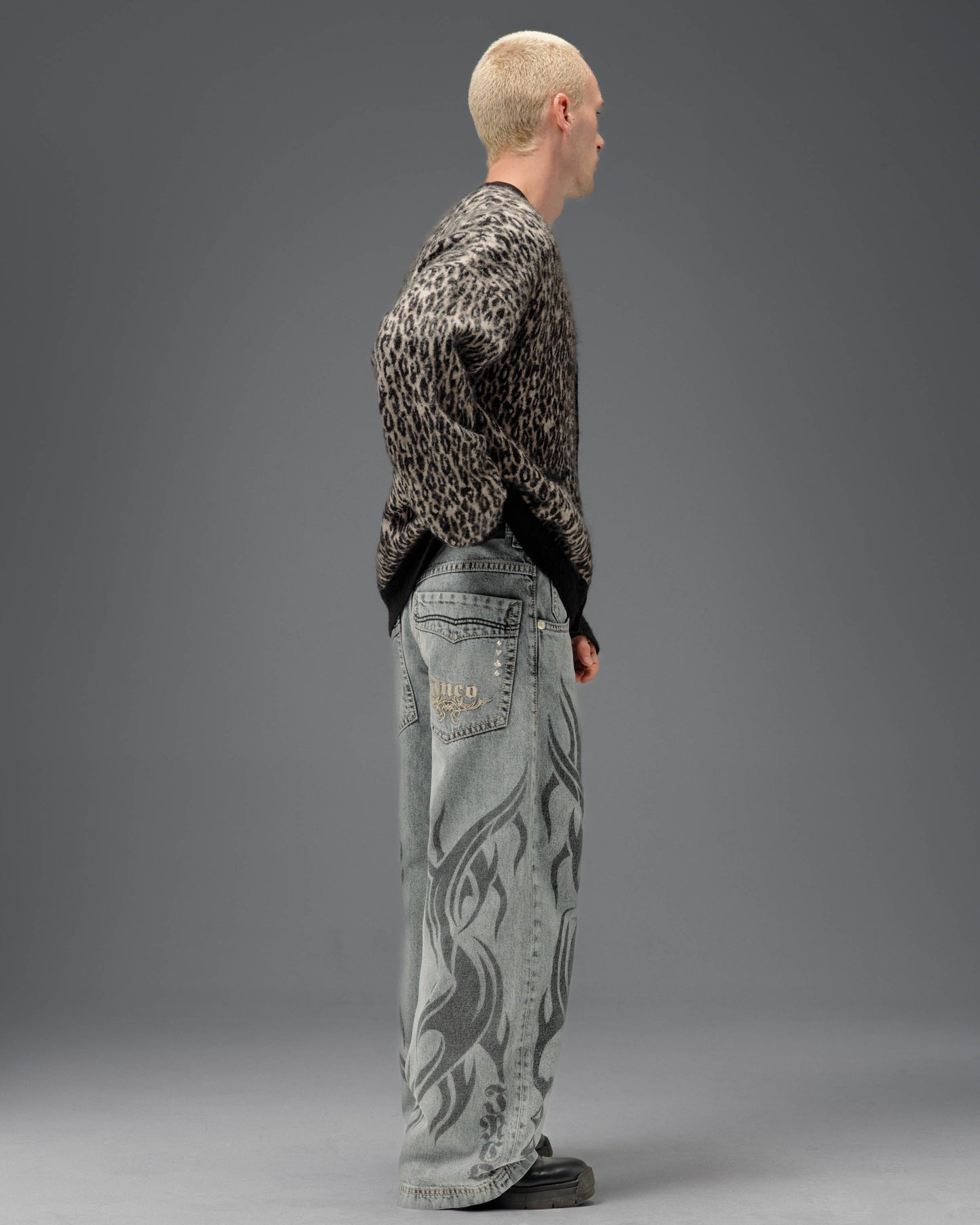 Flame Karatz. 23". Black Vintage.