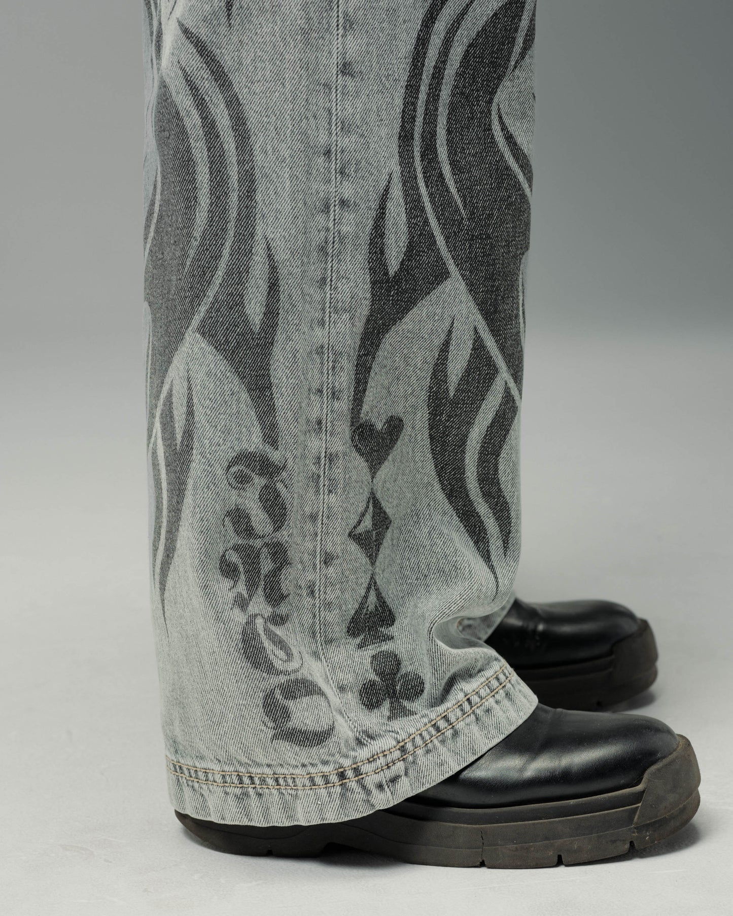 Flame Karatz. 23". Black Vintage.