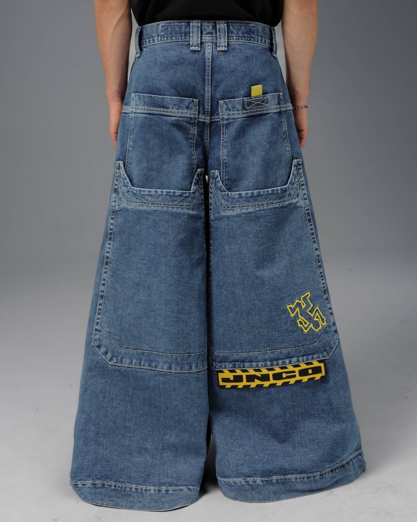 Crime Scene. 50". Dark Stone.