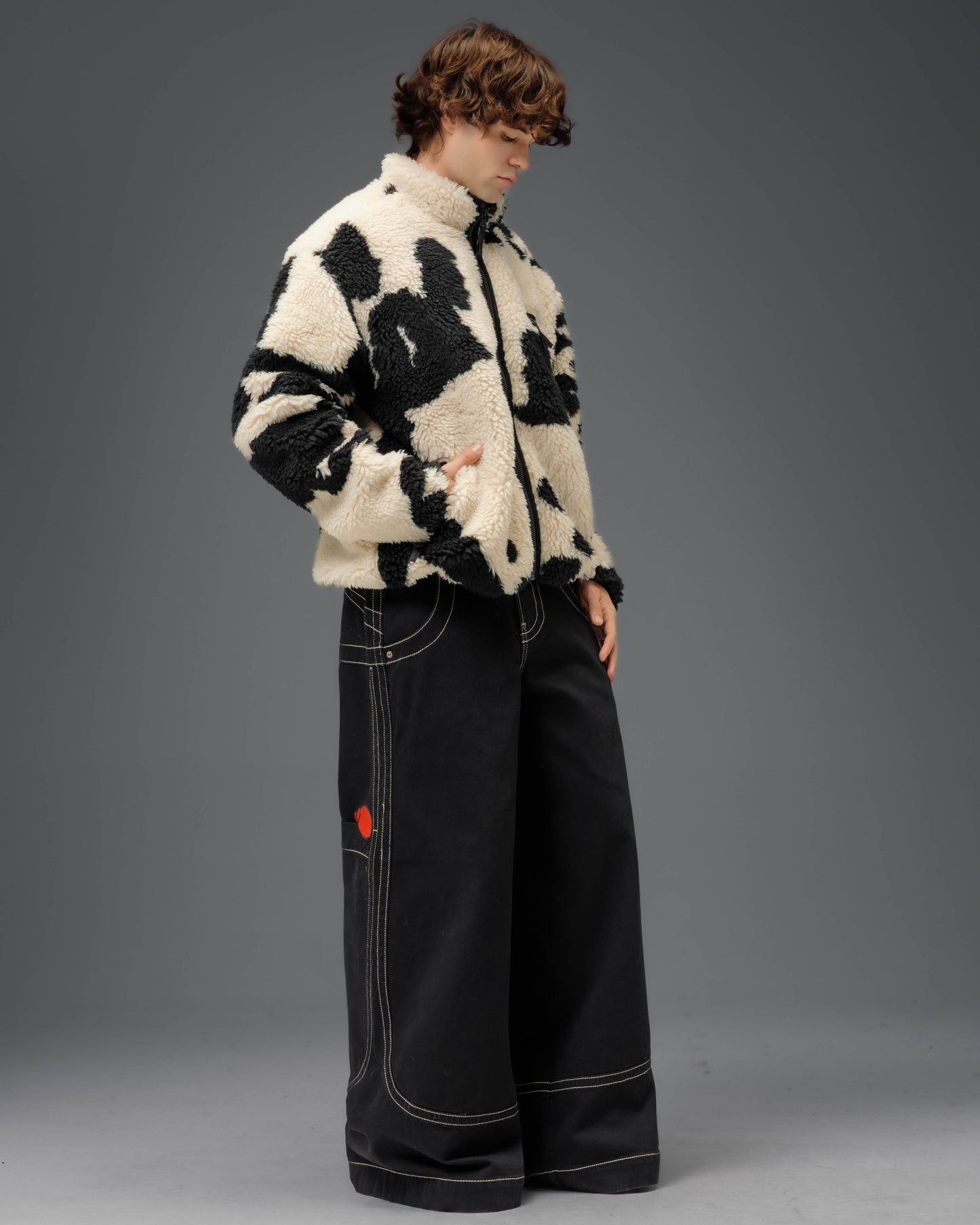 Kangaroo. 34". Jet Black.