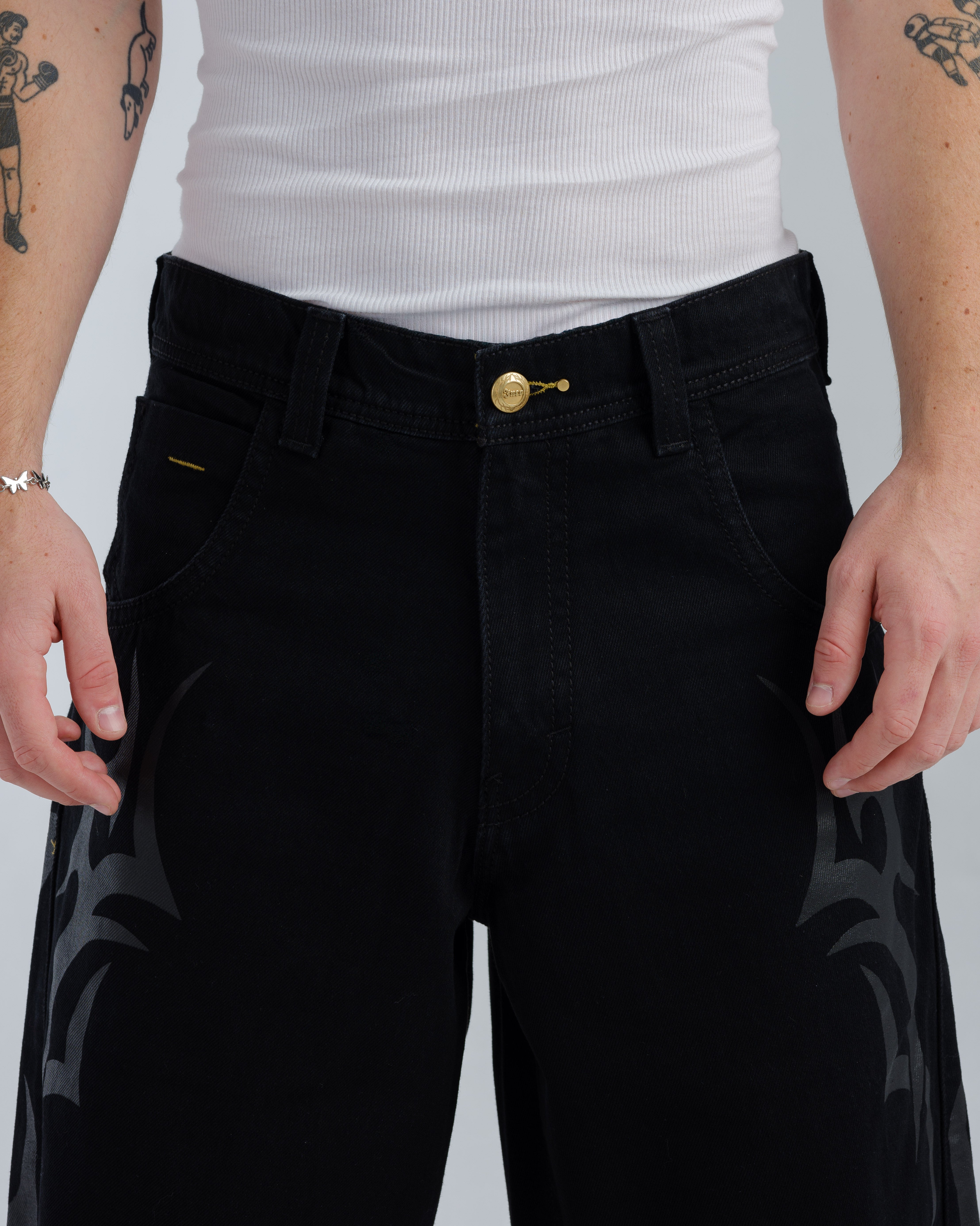 High Roller. 21". Jet Black.