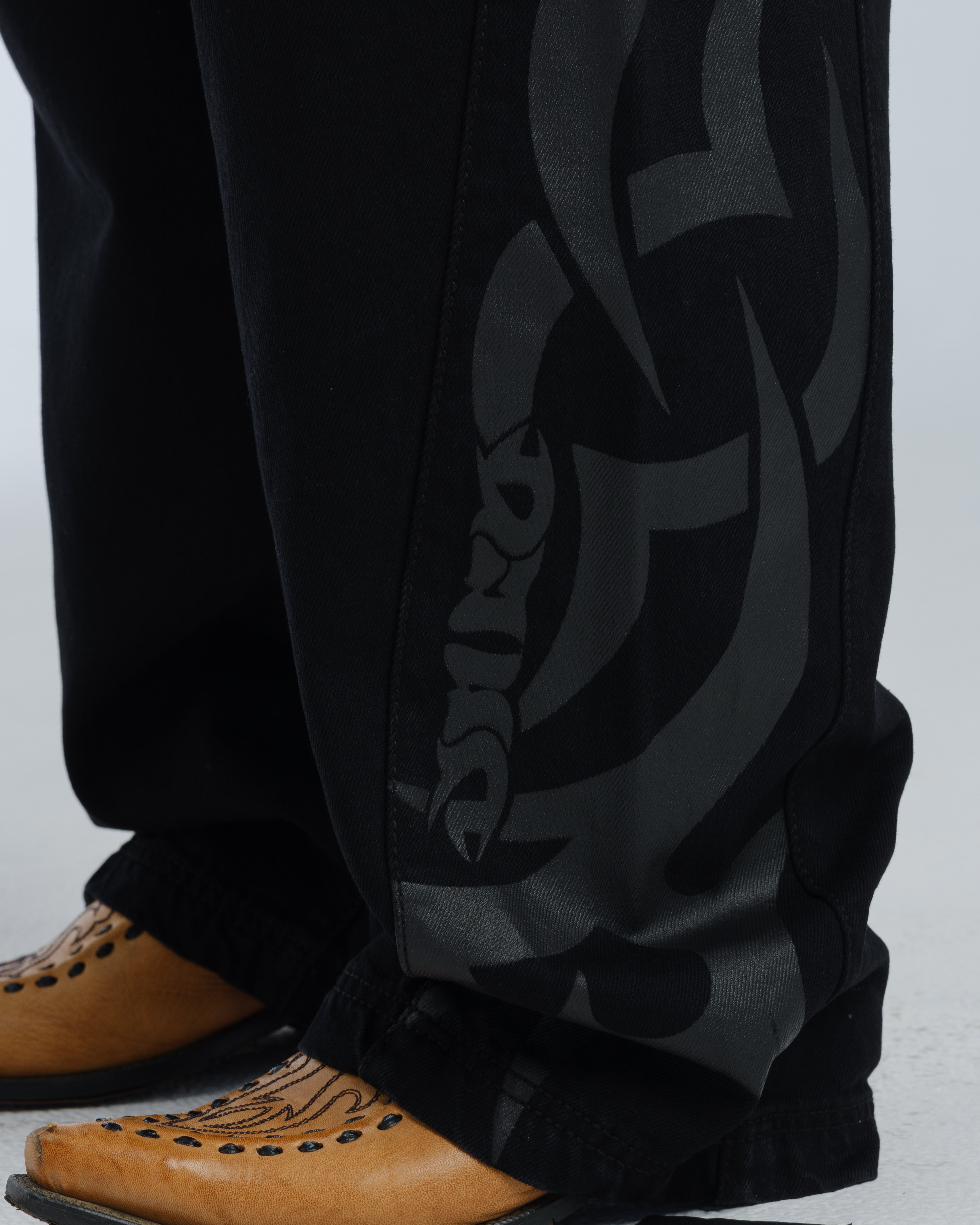 High Roller. 21". Jet Black.