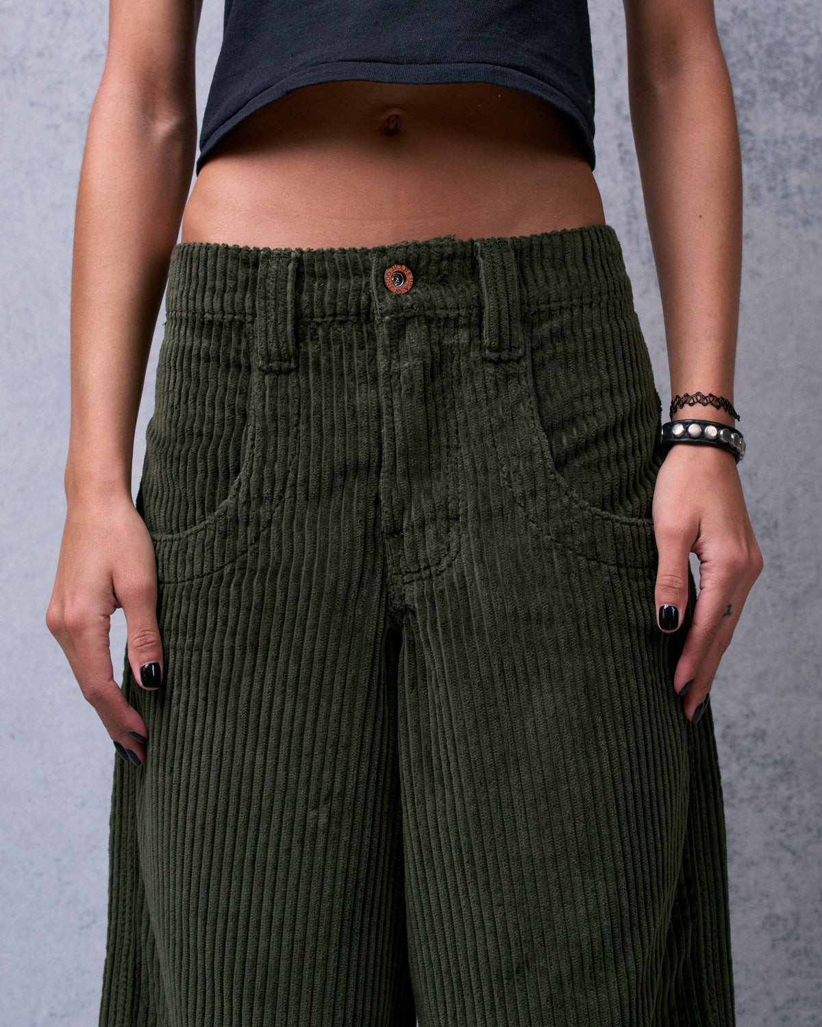 W101 Twin Cannon. 26". 4 Wale Corduroy. Moss.