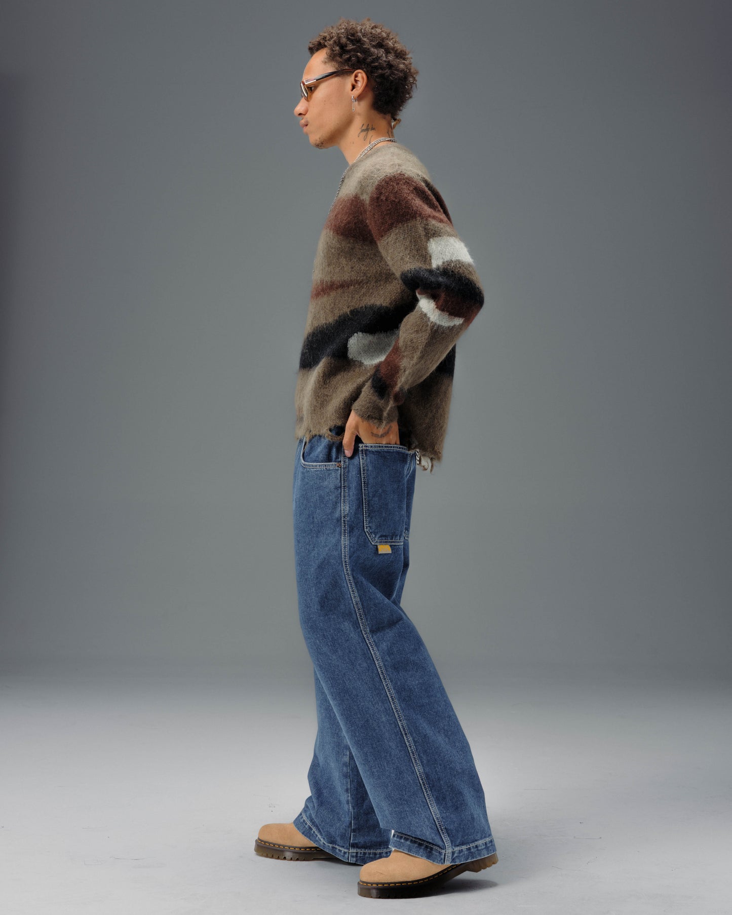 179 Pipes. 23". Dark Stone.