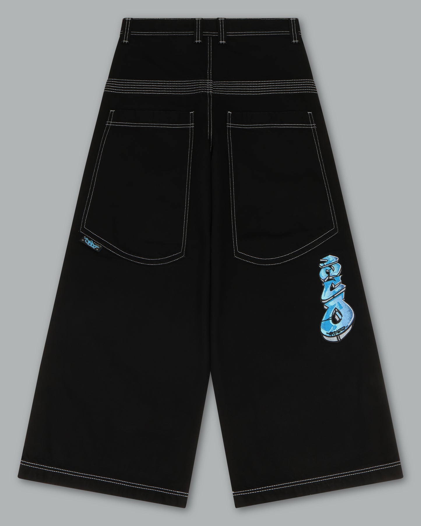 W Battle. 30". Jet Black.